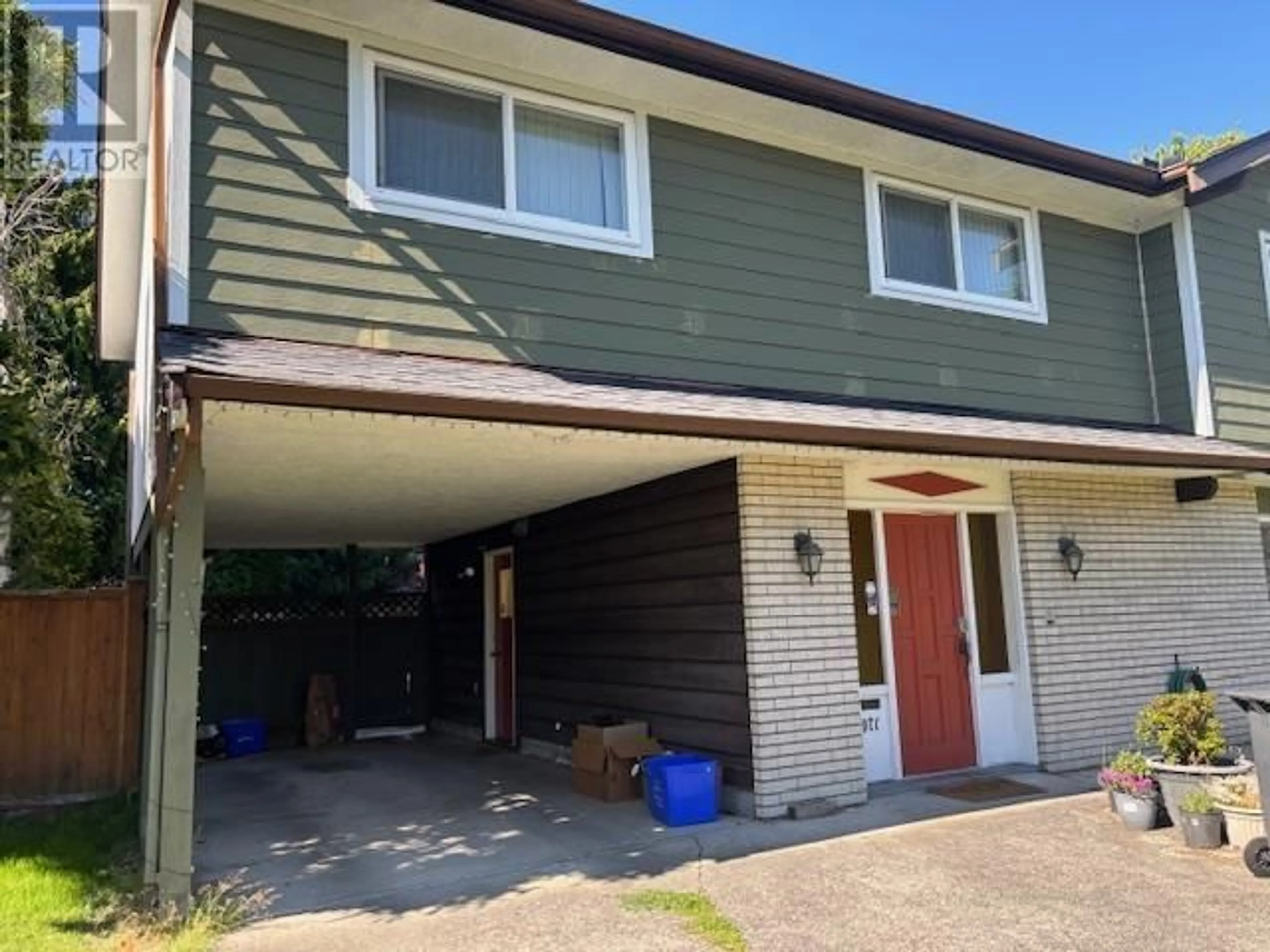 Home with vinyl exterior material, street for 9071 RYAN PLACE, Richmond British Columbia V7A2G6