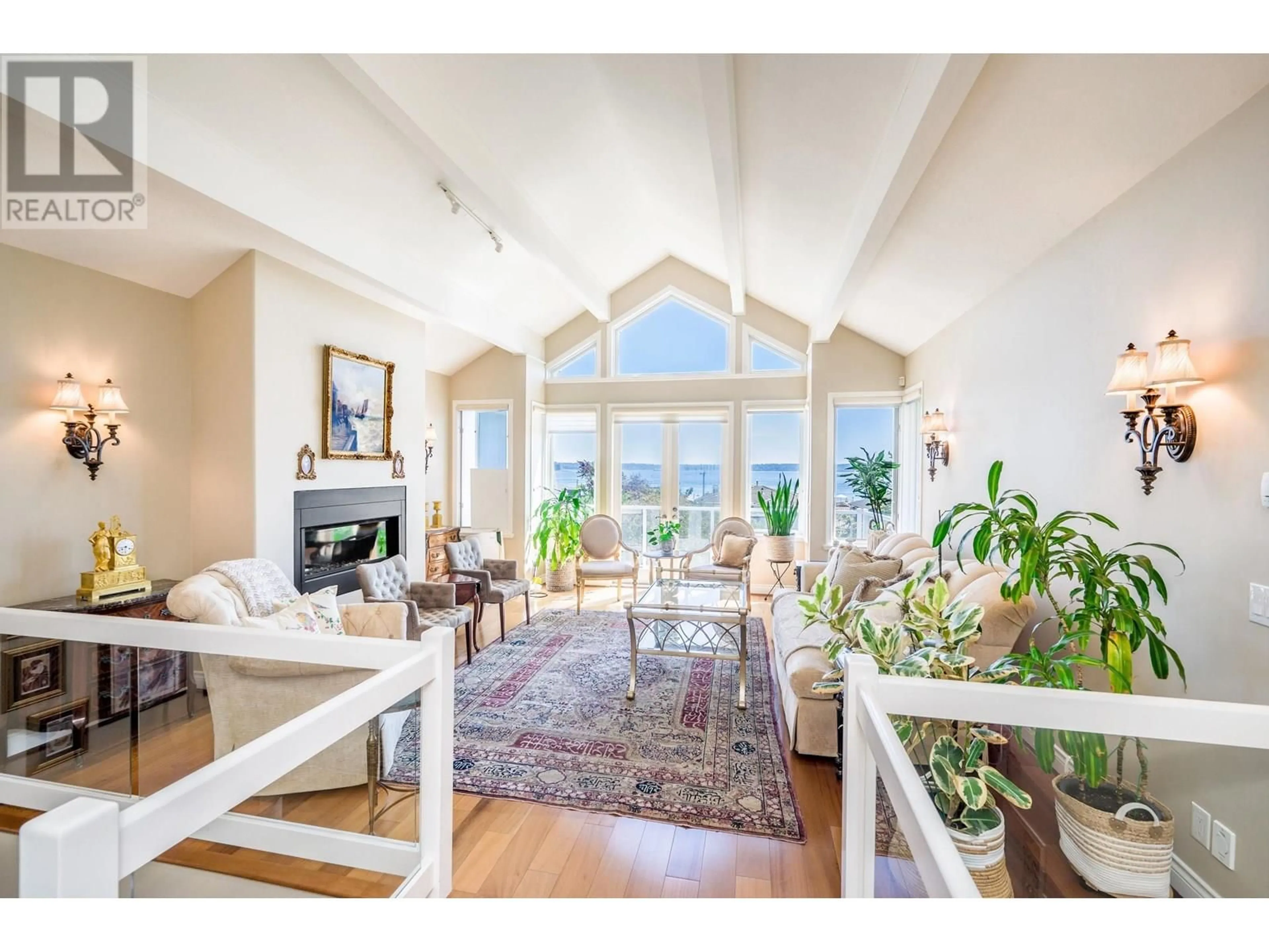 Living room with furniture, unknown for 2349 MARINE DRIVE, West Vancouver British Columbia V7V1K9