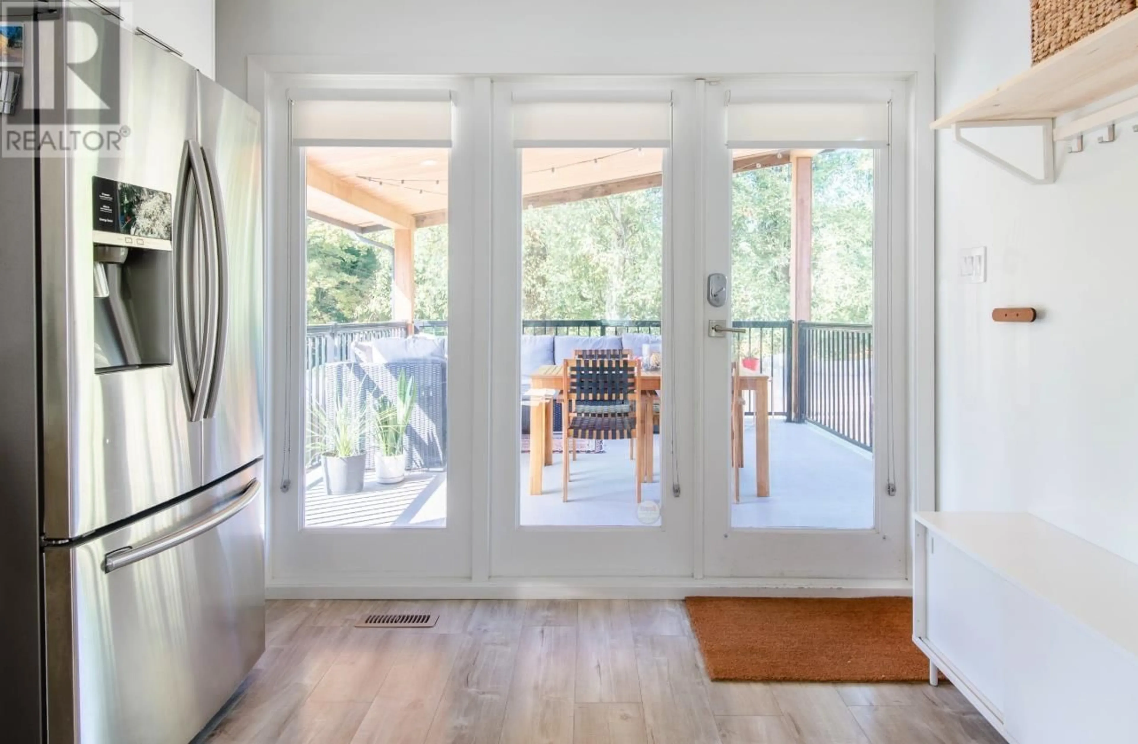 Indoor entryway for 3673 HOSKINS ROAD, North Vancouver British Columbia V7K2N9