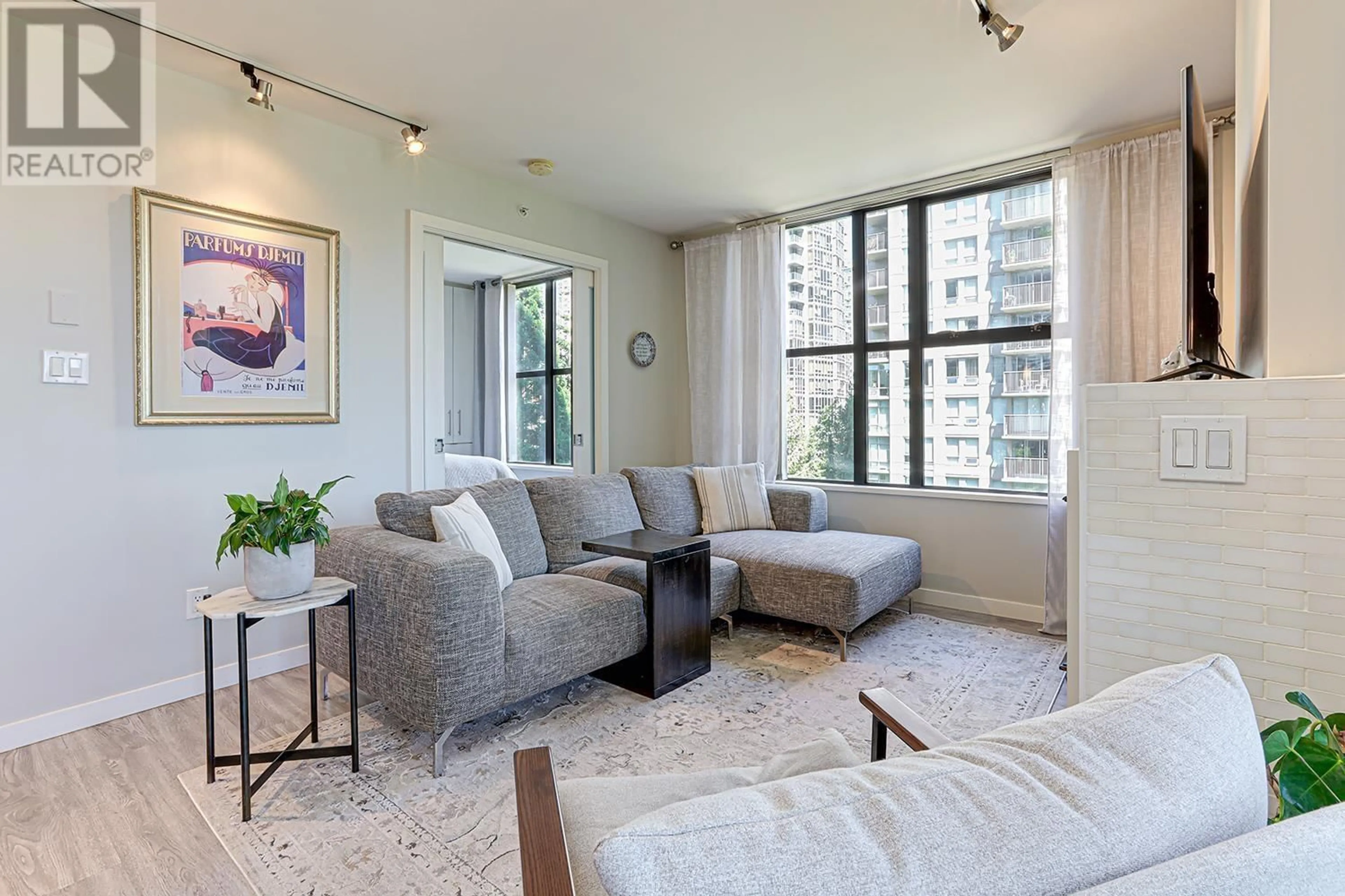 Living room with furniture, unknown for 603 - 989 BEATTY STREET, Vancouver British Columbia V6Z3C2