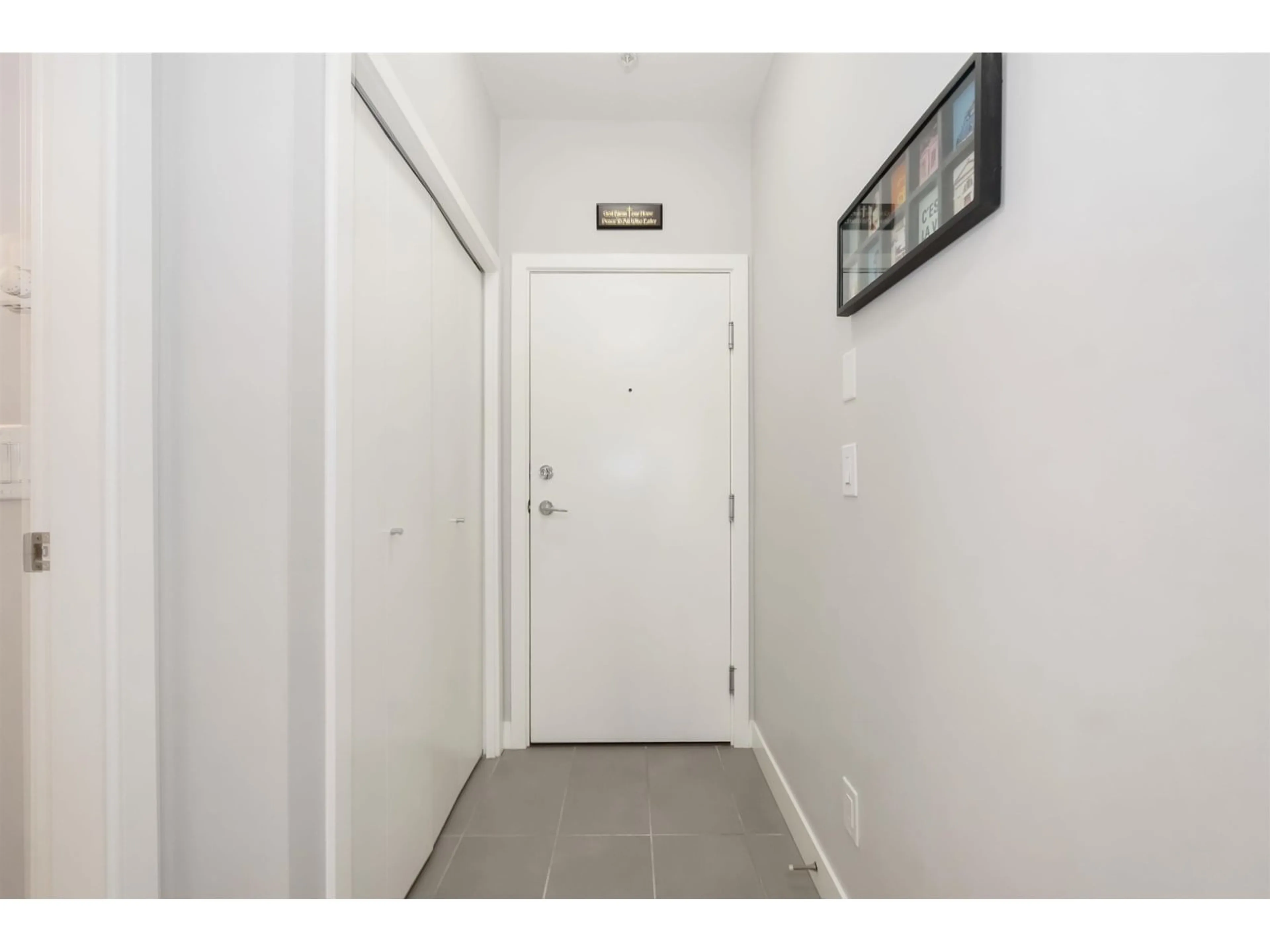Indoor entryway for 208 - 10455 154, Surrey British Columbia V3R0C5