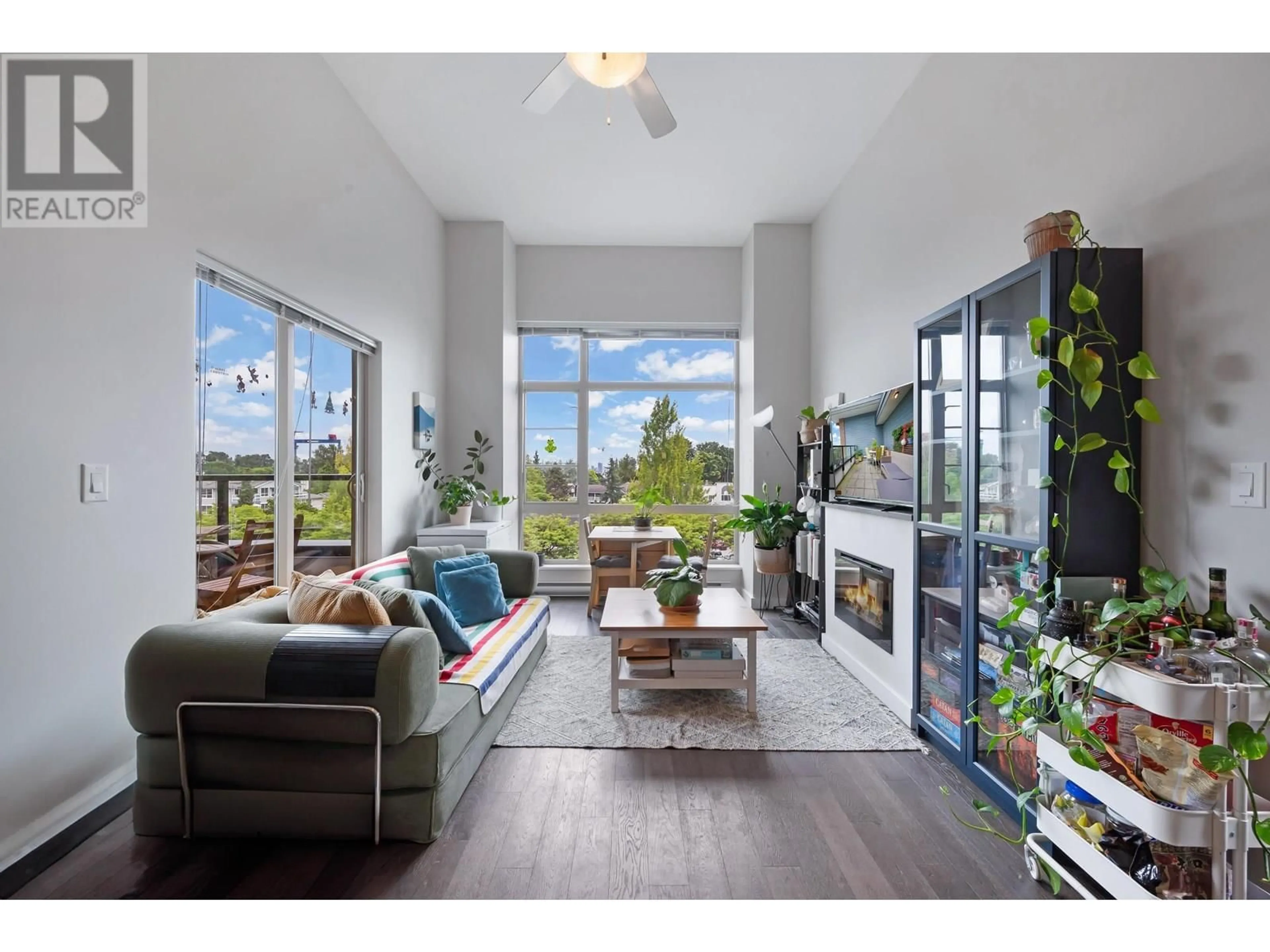Living room with furniture, unknown for 416 - 1330 MARINE DRIVE, North Vancouver British Columbia V7P1T4