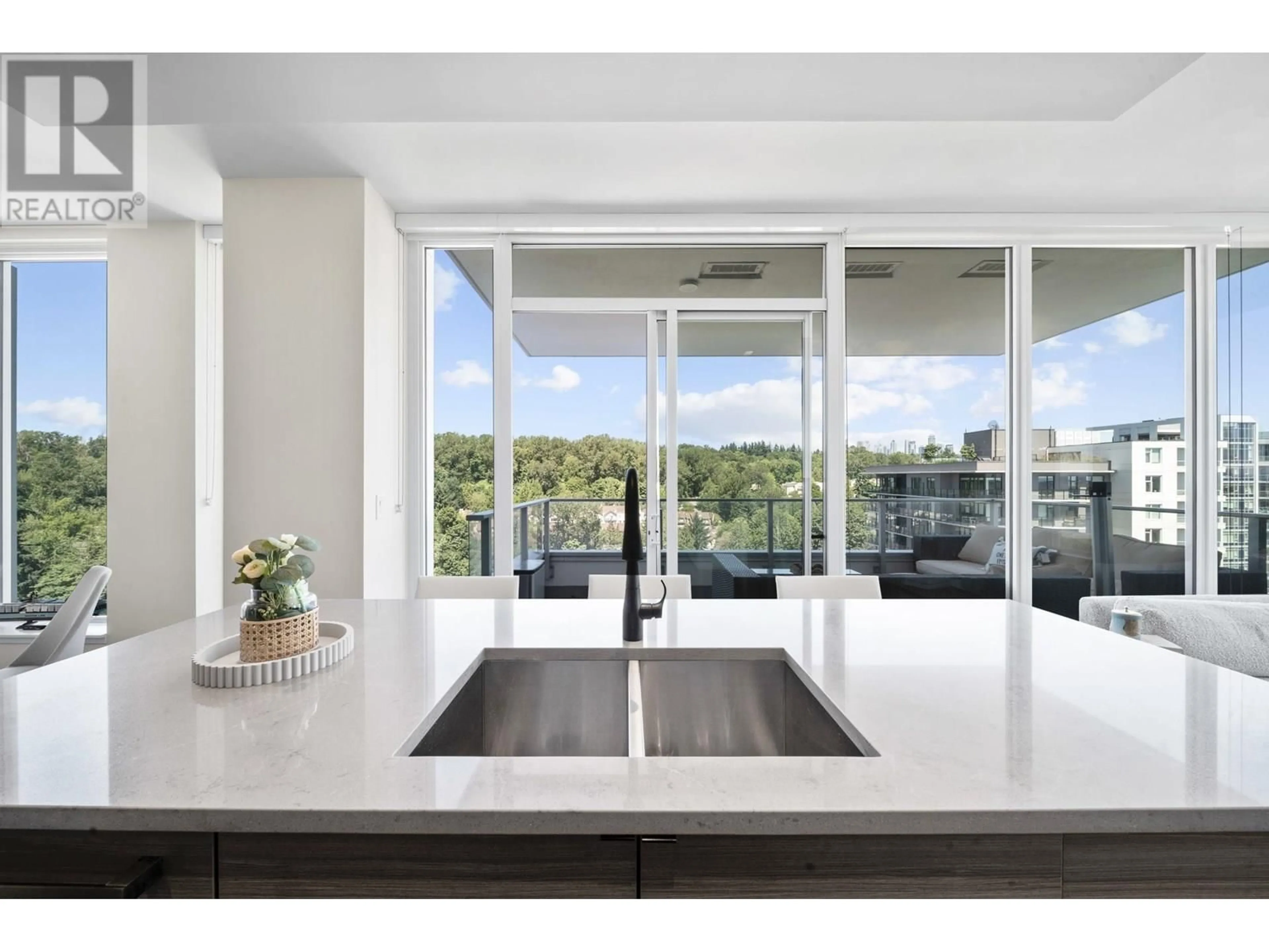 Contemporary kitchen, unknown for 1807 - 3438 SAWMILL CRESCENT, Vancouver British Columbia V5S0E3