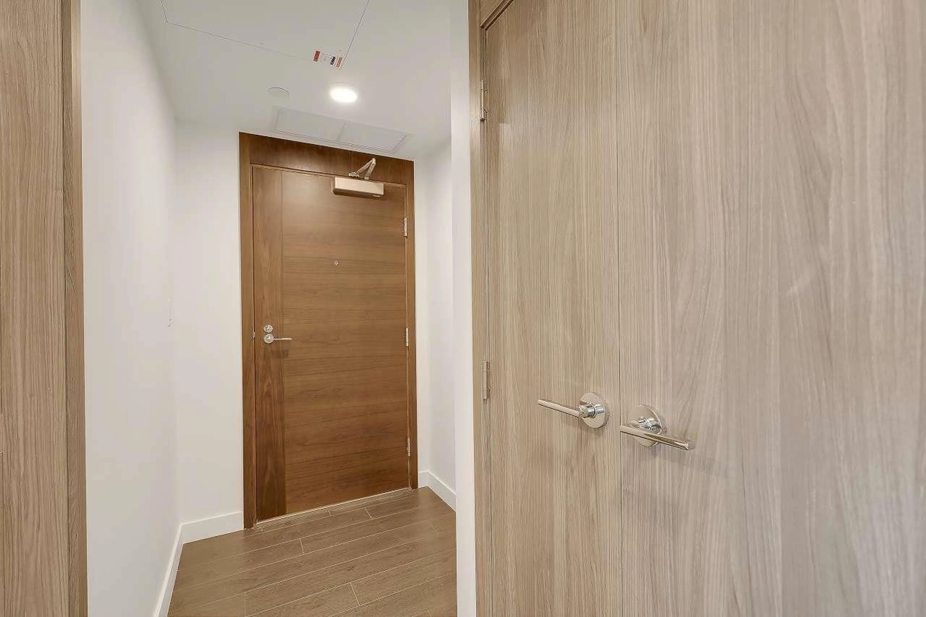 Indoor foyer for 2605 - 13768 100, Surrey British Columbia V3T0V2