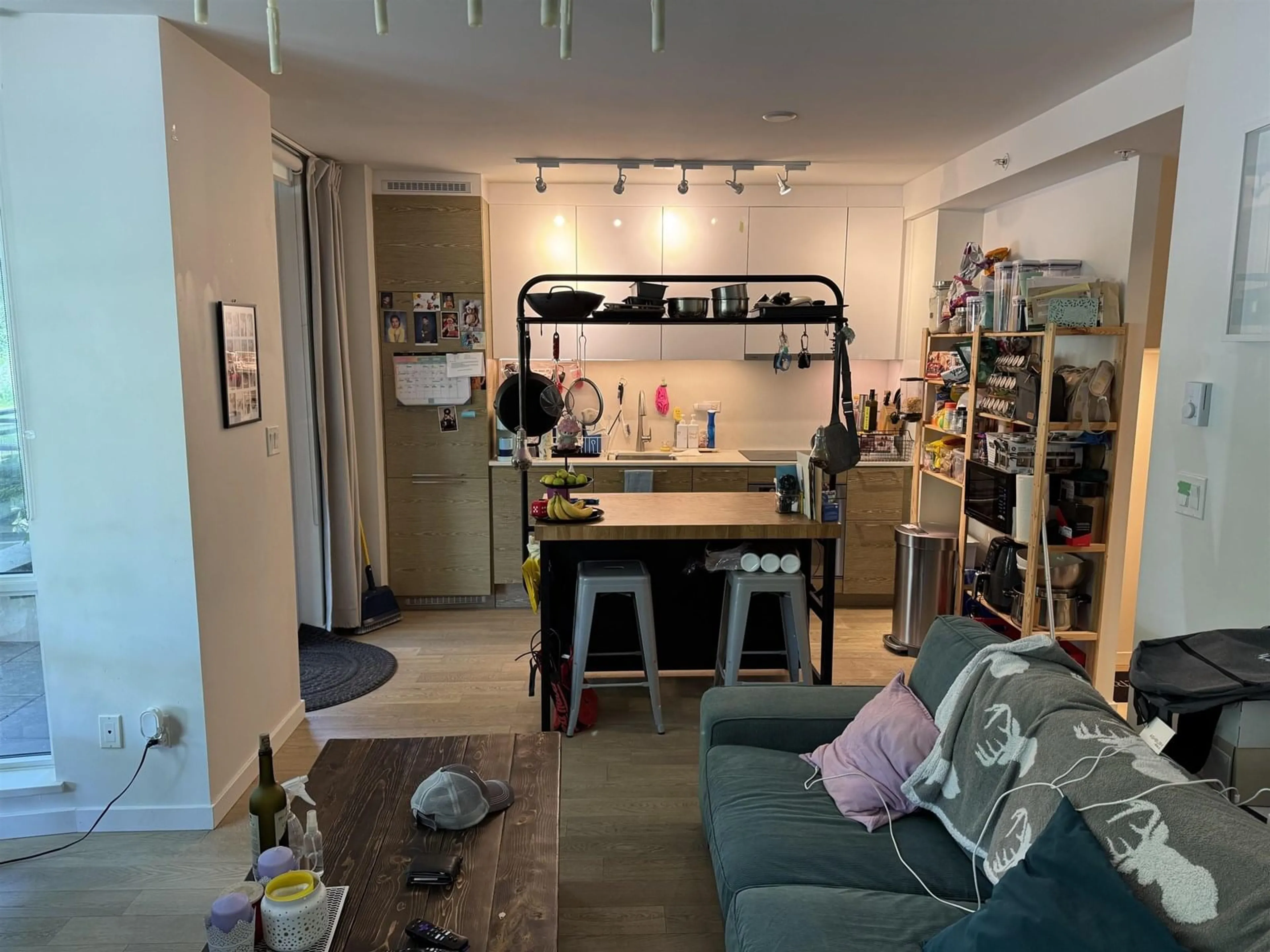A pic of a room for 112 - 13438 CENTRAL, Surrey British Columbia V3T0N2