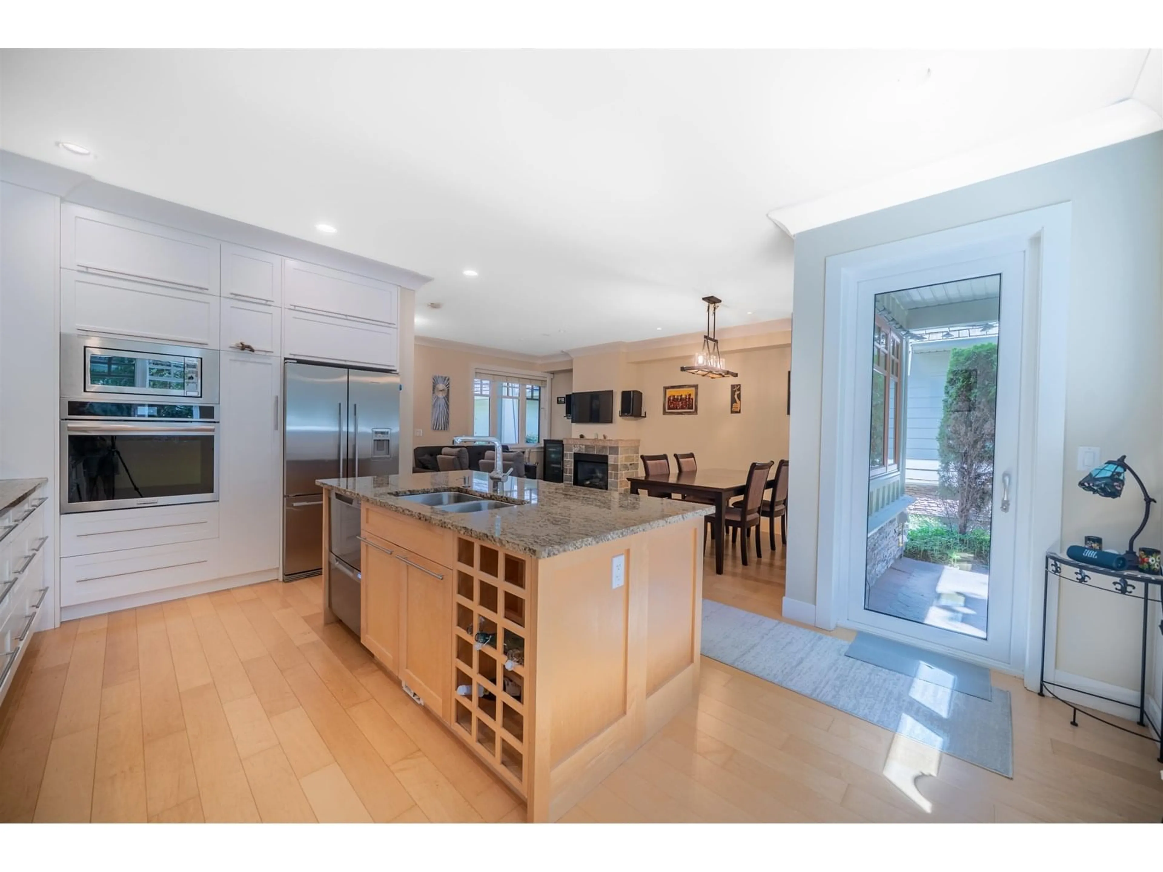 Open concept kitchen, unknown for 75 - 3109 161, Surrey British Columbia V3Z2K4