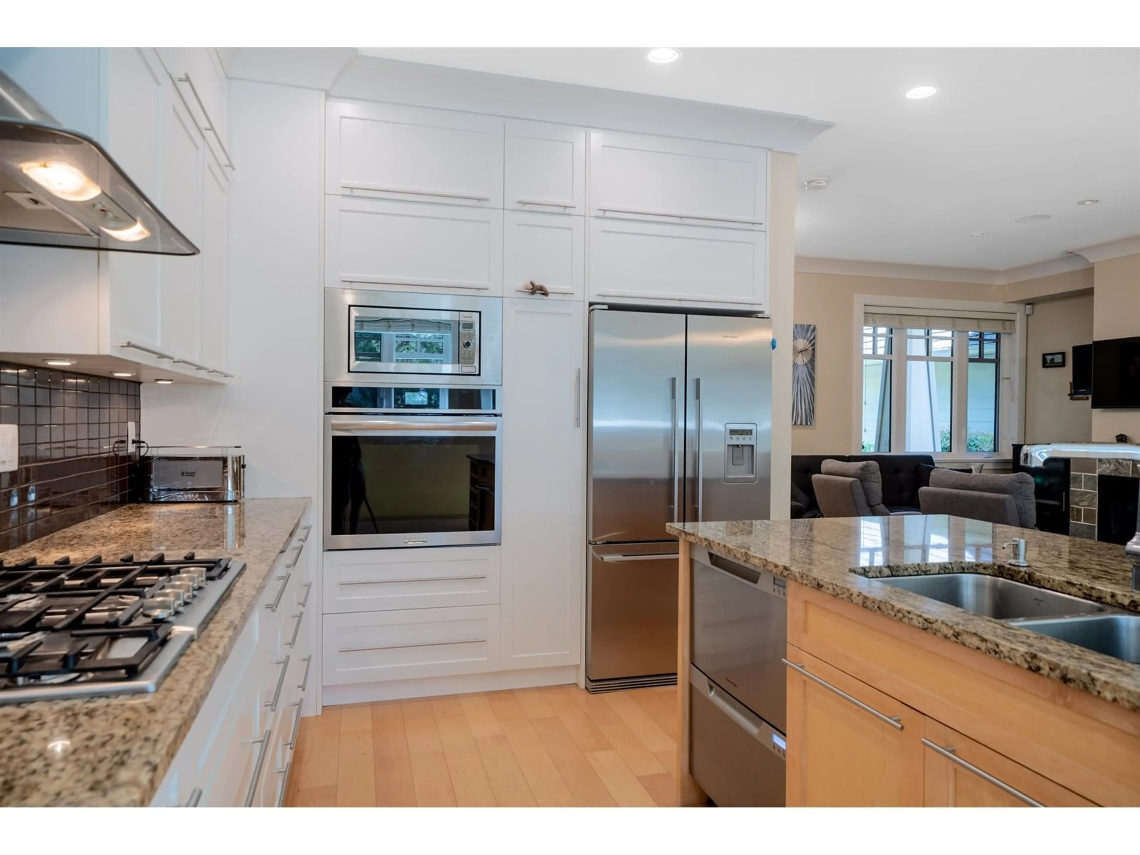 Contemporary kitchen, unknown for 75 - 3109 161, Surrey British Columbia V3Z2K4