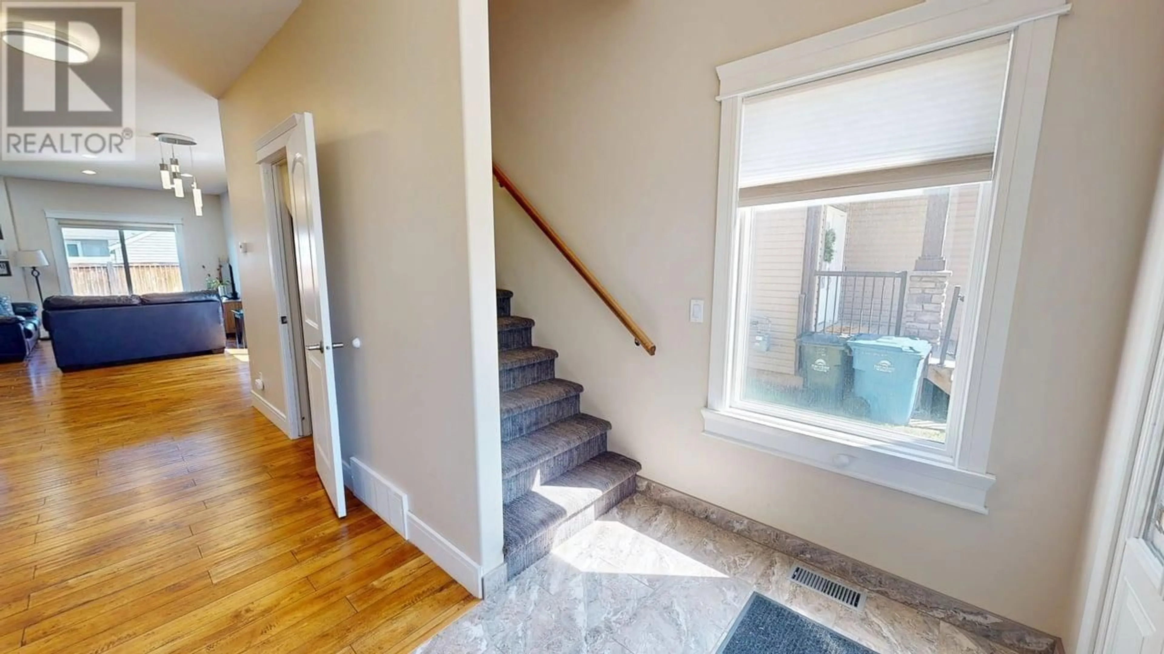 Indoor entryway for 11016 104A AVENUE, Fort St. John British Columbia V1J0J3