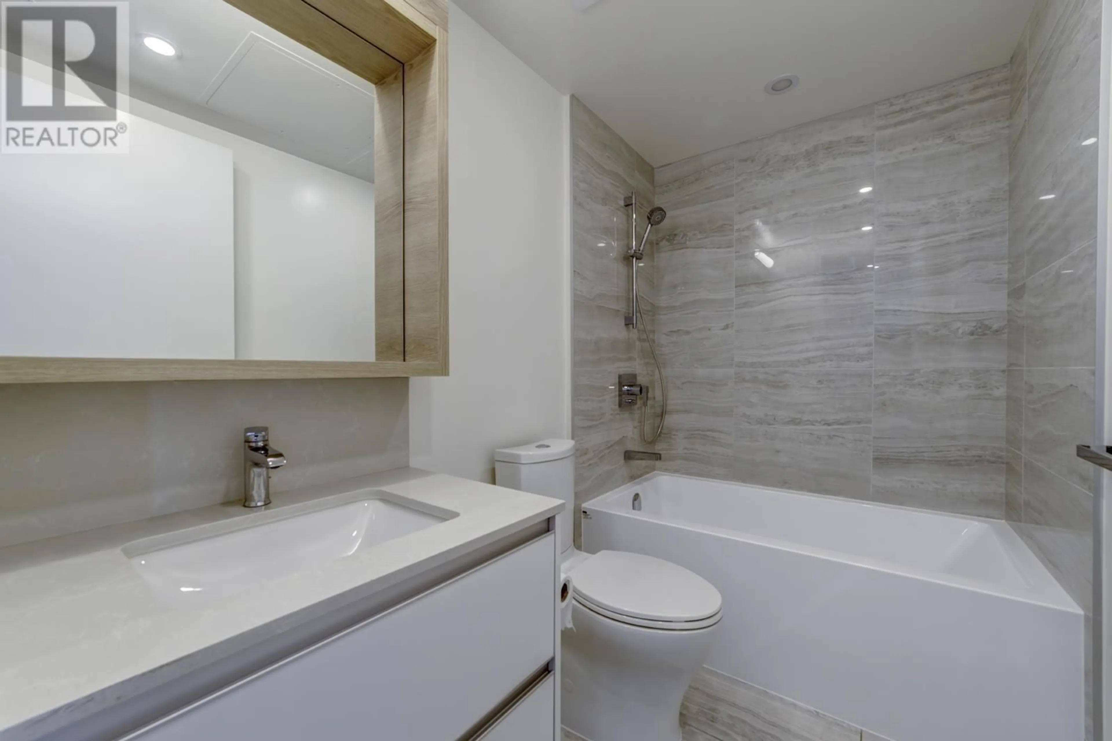 Standard bathroom, ceramic/tile floor for 1106 - 6633 BUSWELL STREET, Richmond British Columbia V6Y0M3