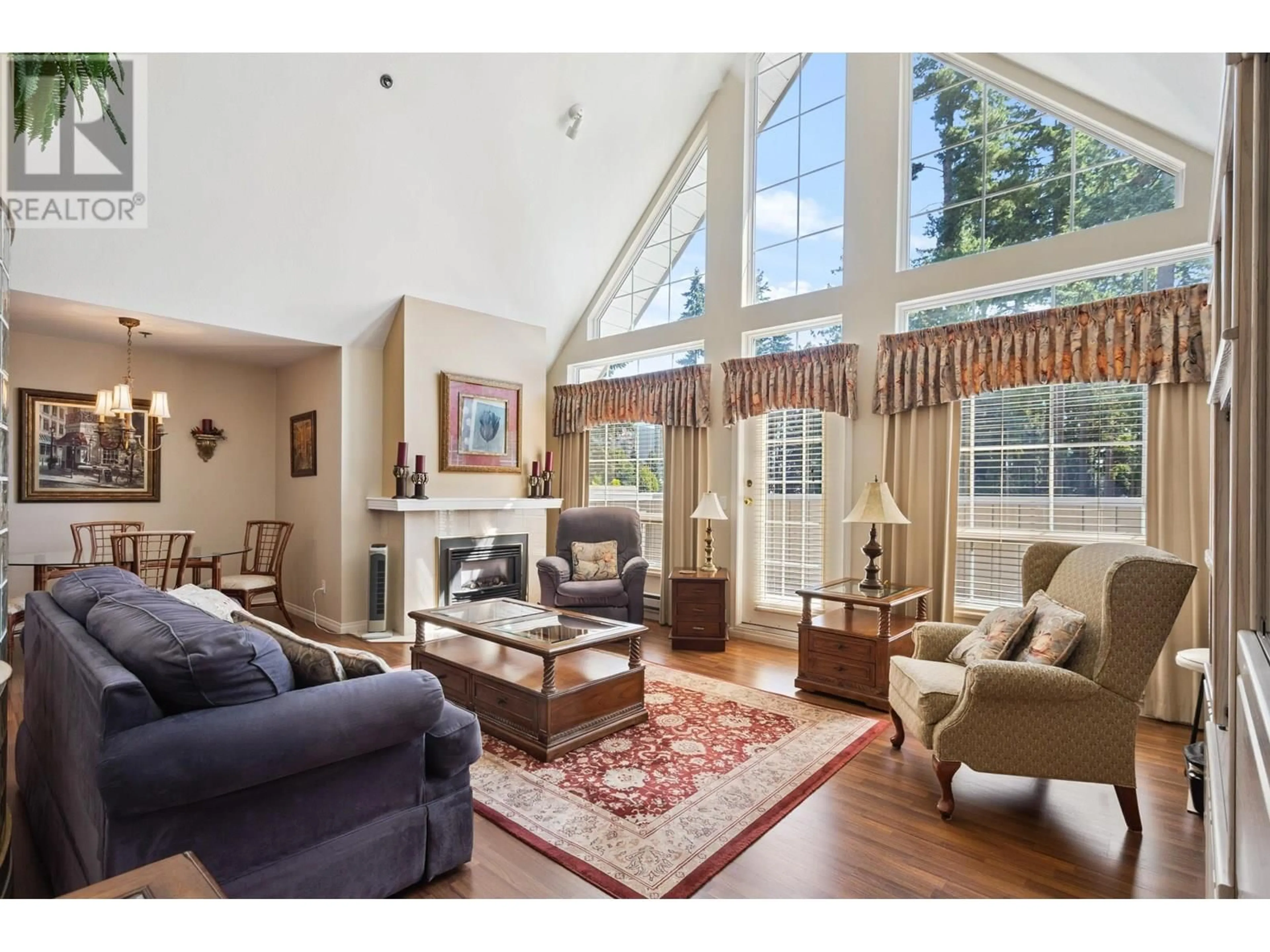 Living room with furniture, unknown for 402 - 1154 WESTWOOD STREET, Coquitlam British Columbia V3B7J1