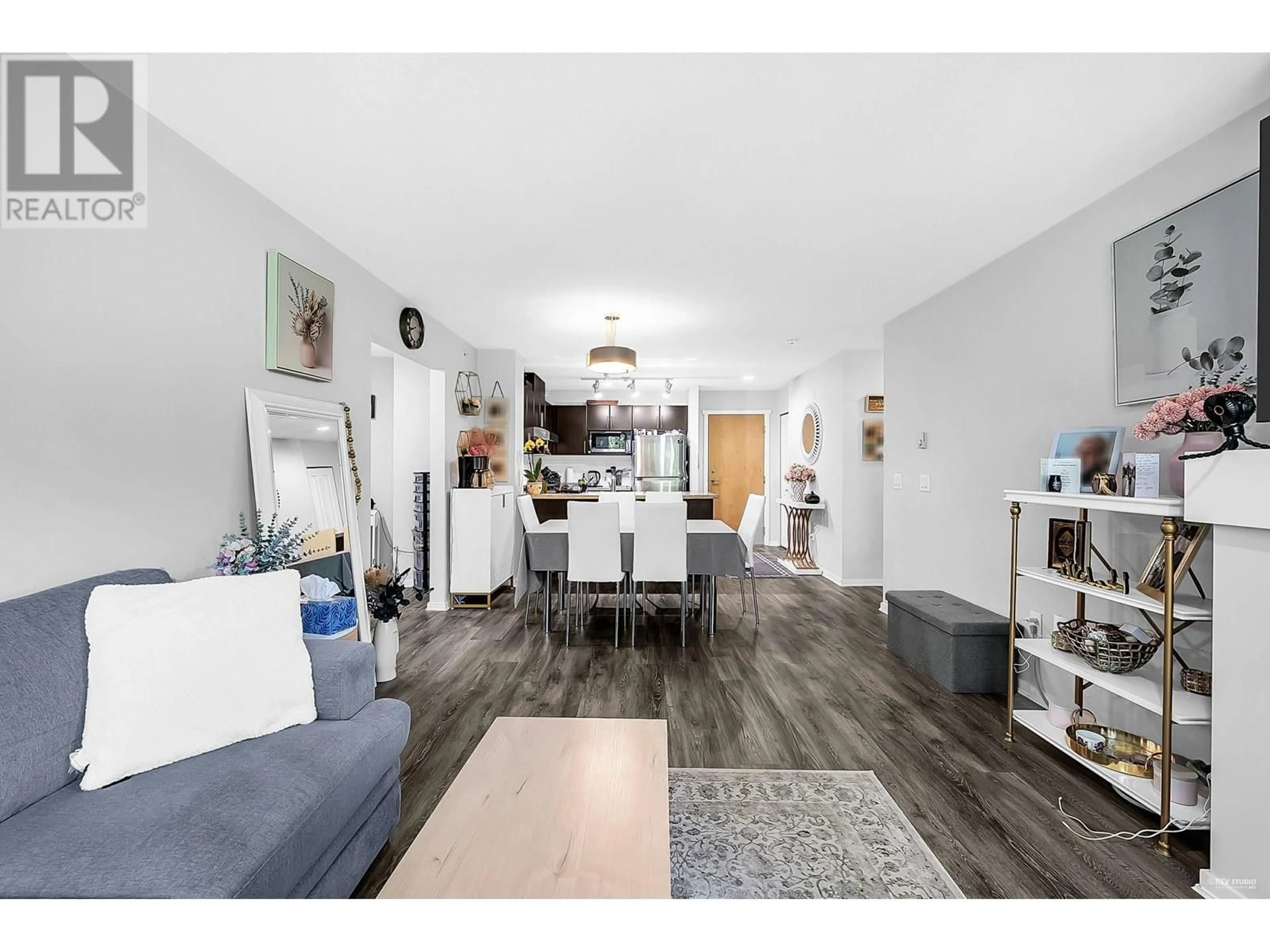 Open concept kitchen, wood/laminate floor for 422 - 700 KLAHANIE DRIVE, Port Moody British Columbia V3H5L3