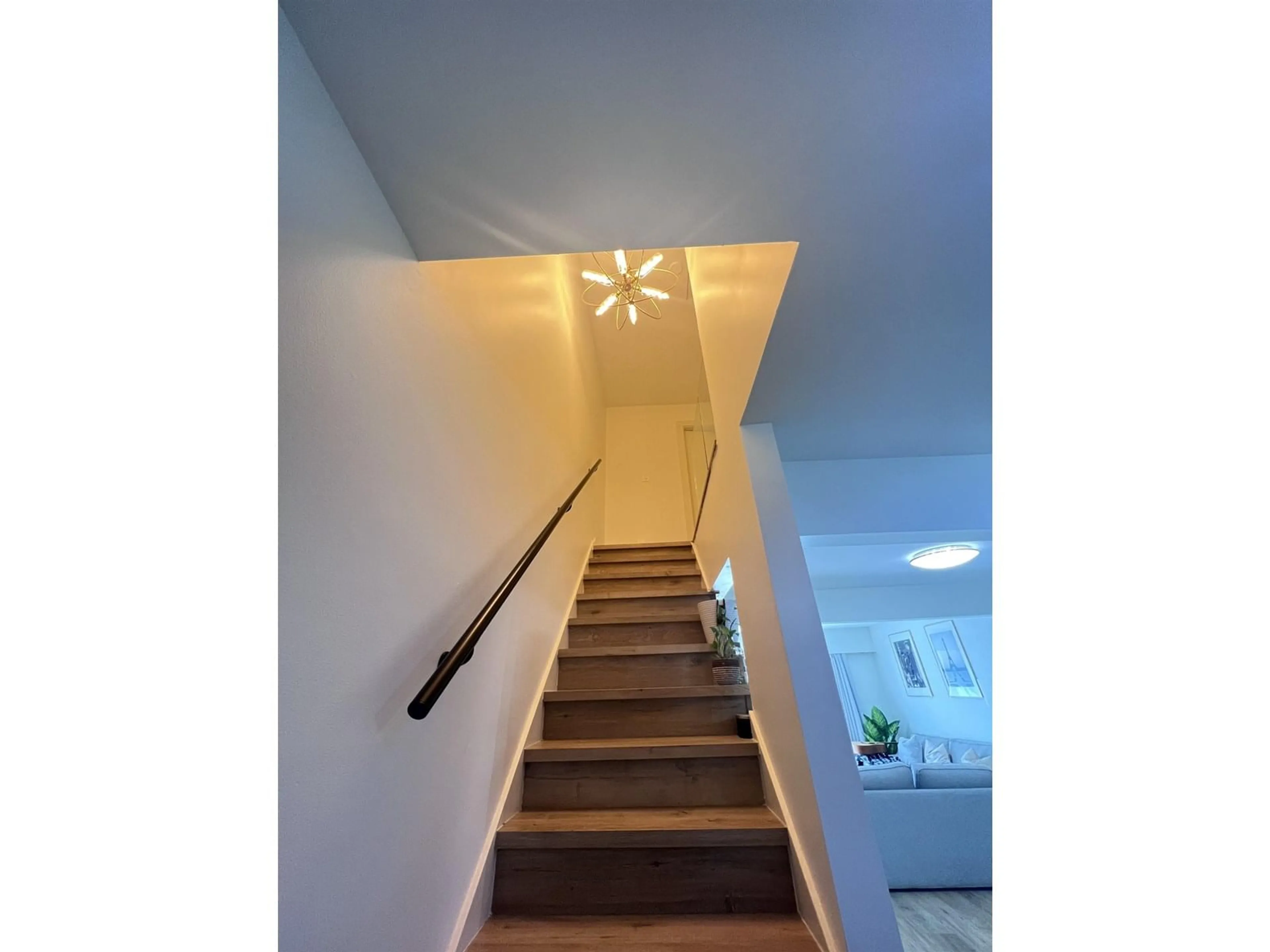 Stairs for 10 - 10736 GUILDFORD, Surrey British Columbia V3R1W6