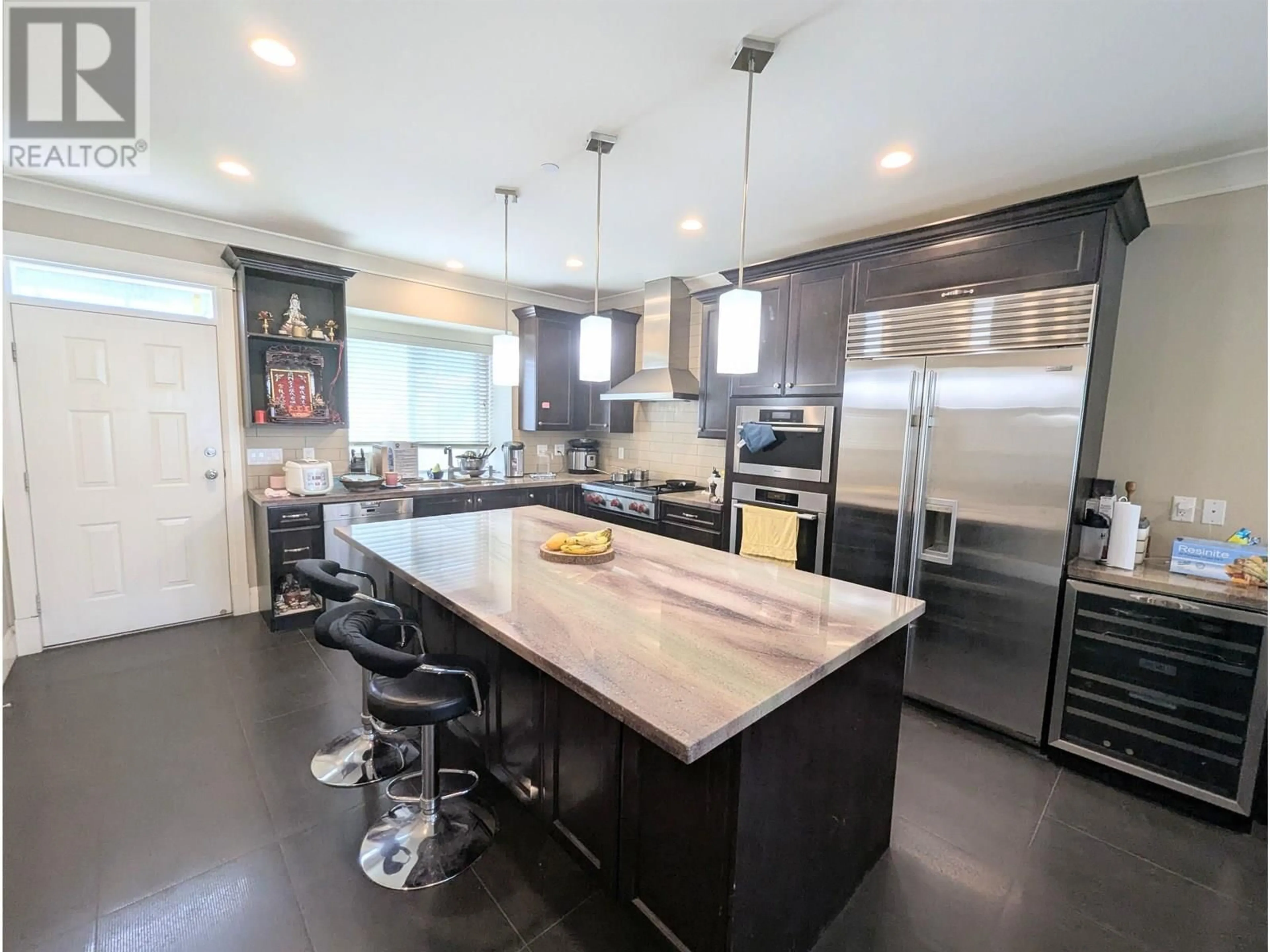 Contemporary kitchen, unknown for 6466 COMMERCIAL STREET, Vancouver British Columbia V5P3P3