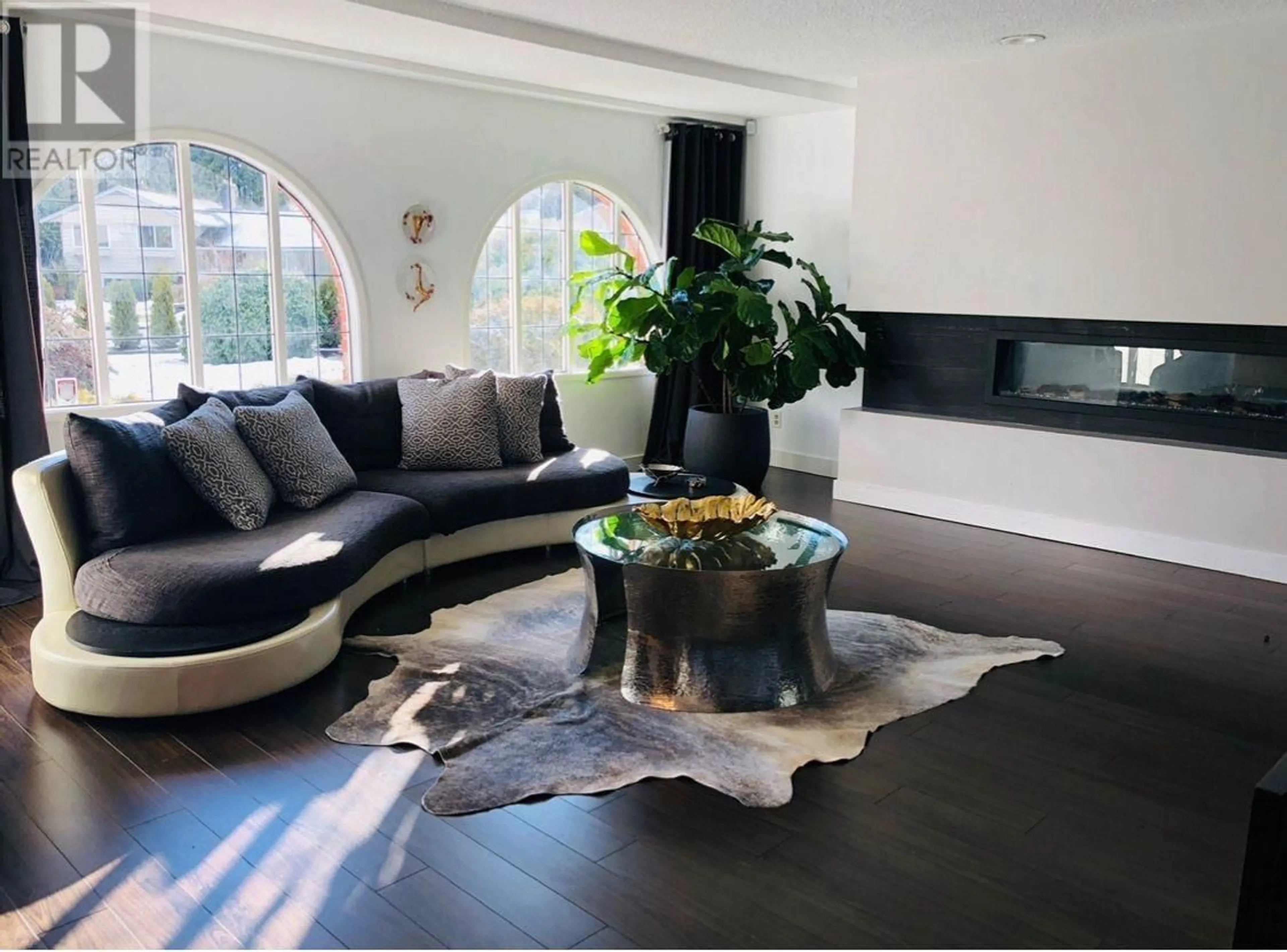 Living room with furniture, unknown for 695 BURLEY DRIVE, West Vancouver British Columbia V7T1Z3