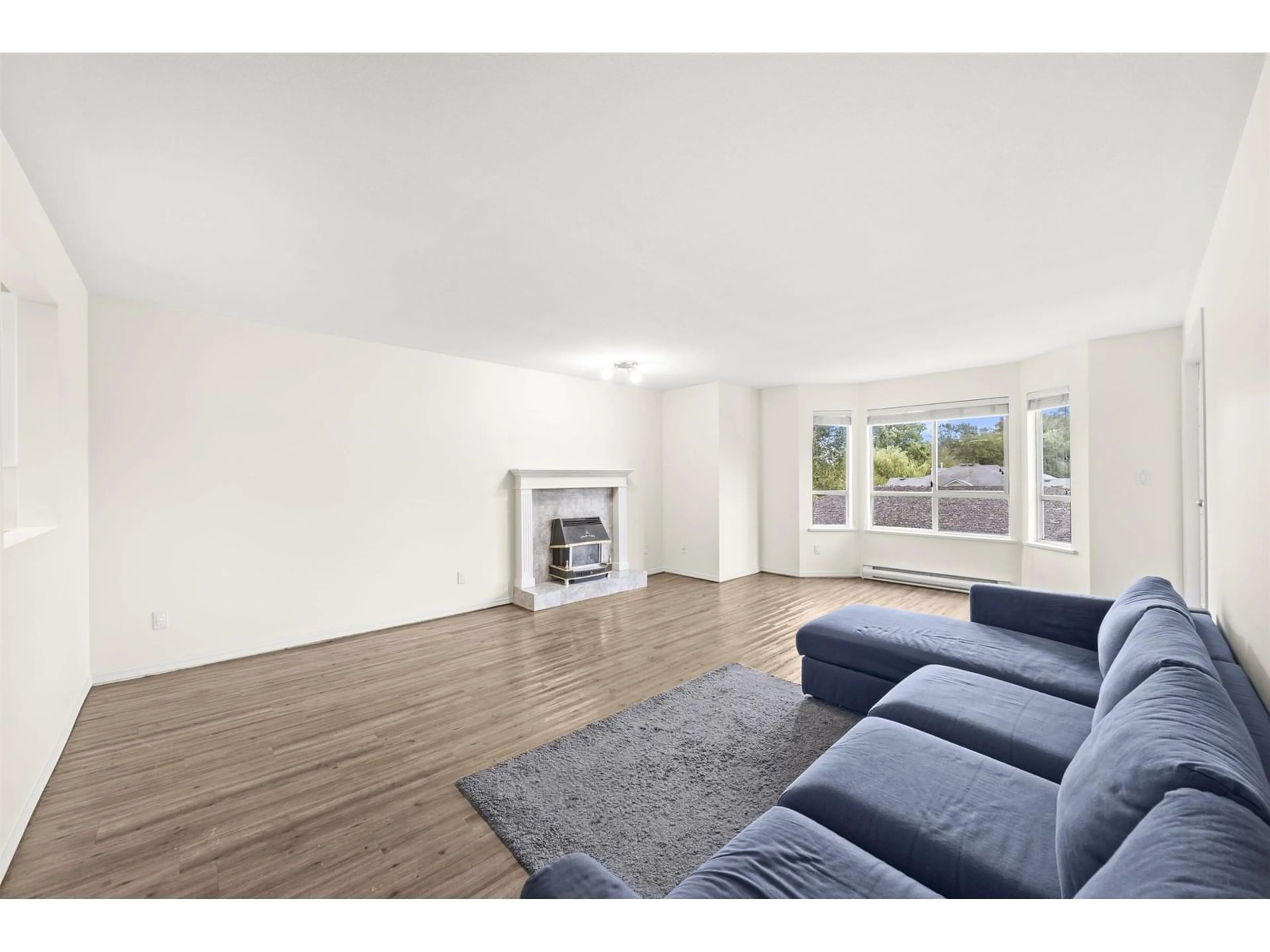 A pic of a room for 206 - 2440 197, Langley British Columbia V2Y1H9