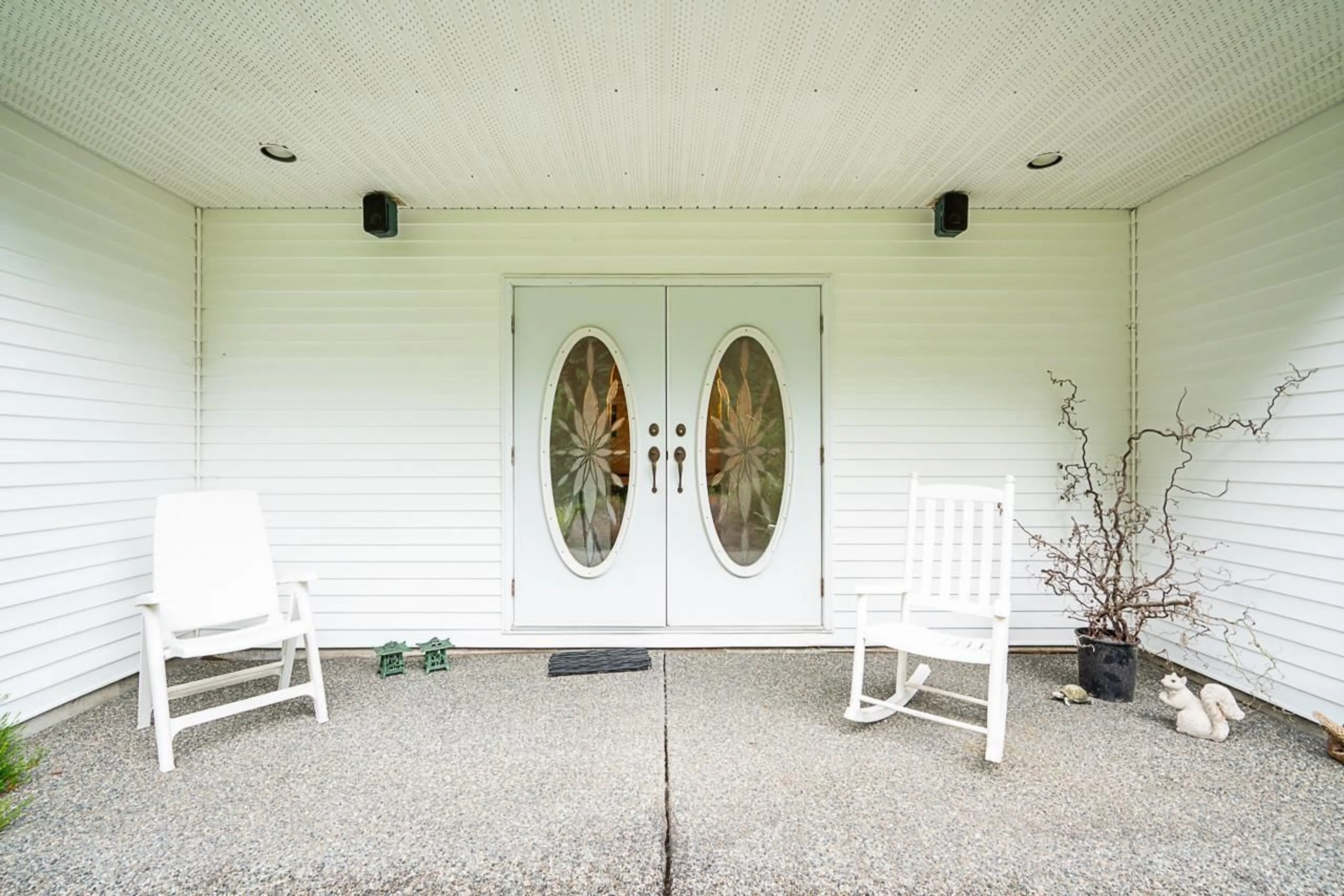 Indoor entryway for 6260 240, Langley British Columbia V2Y2G3