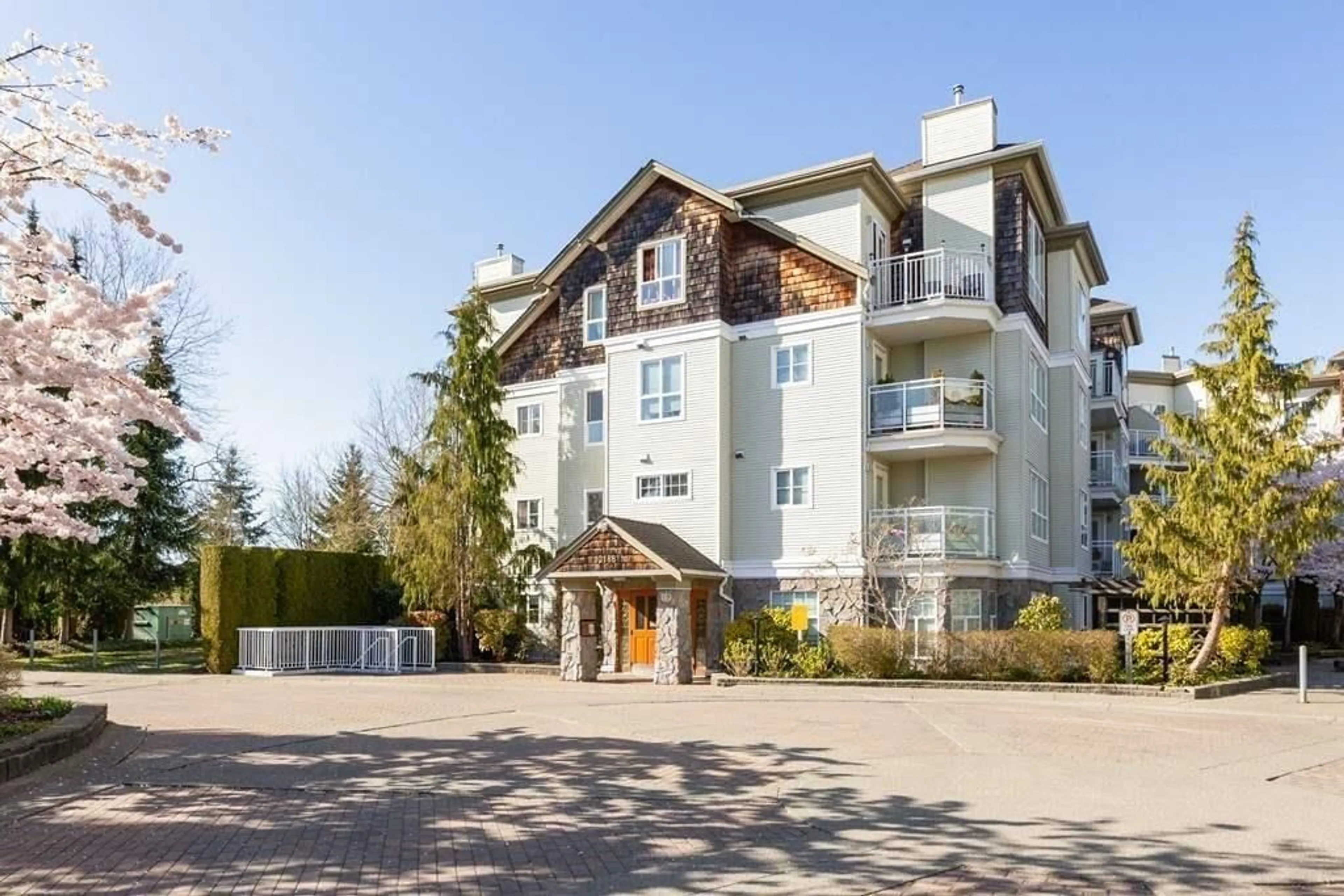 Unknown for 414 - 10188 155, Surrey British Columbia V3R0R6