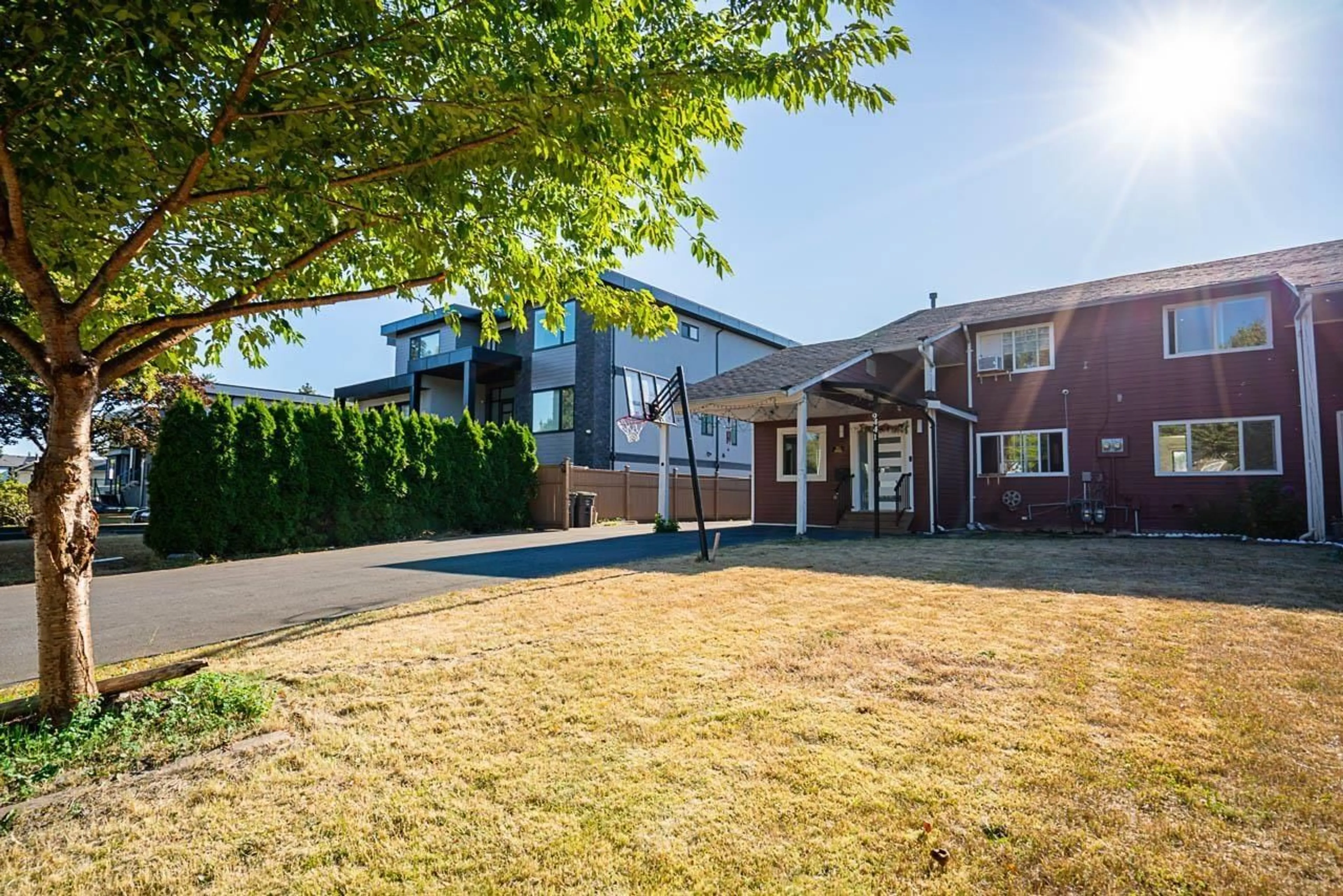 A pic from outside/outdoor area/front of a property/back of a property/a pic from drone, unknown for 9441 132A, Surrey British Columbia V3V6W3