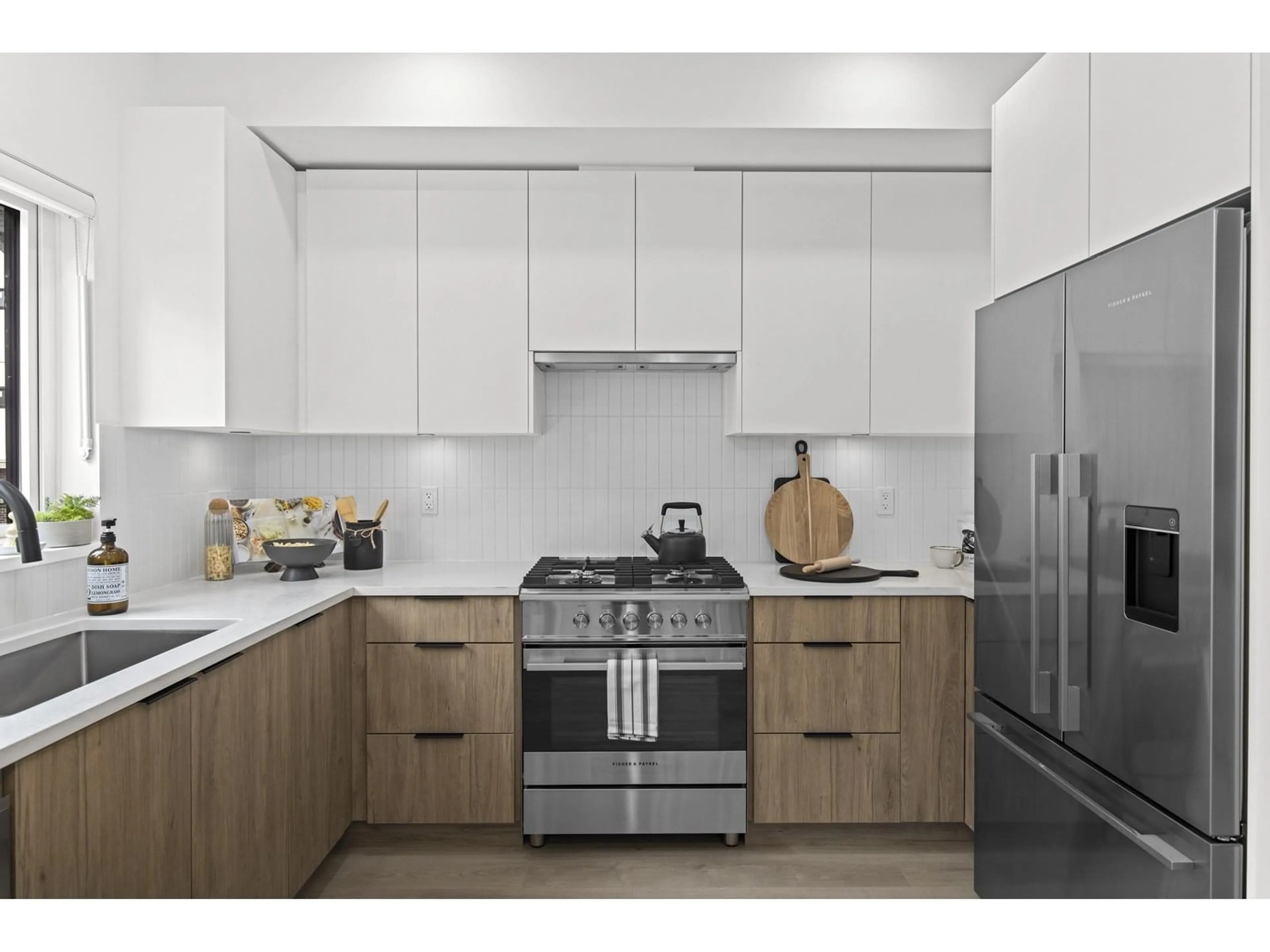 Standard kitchen, unknown for 7 - 1959 165A, Surrey British Columbia V3Z1K3