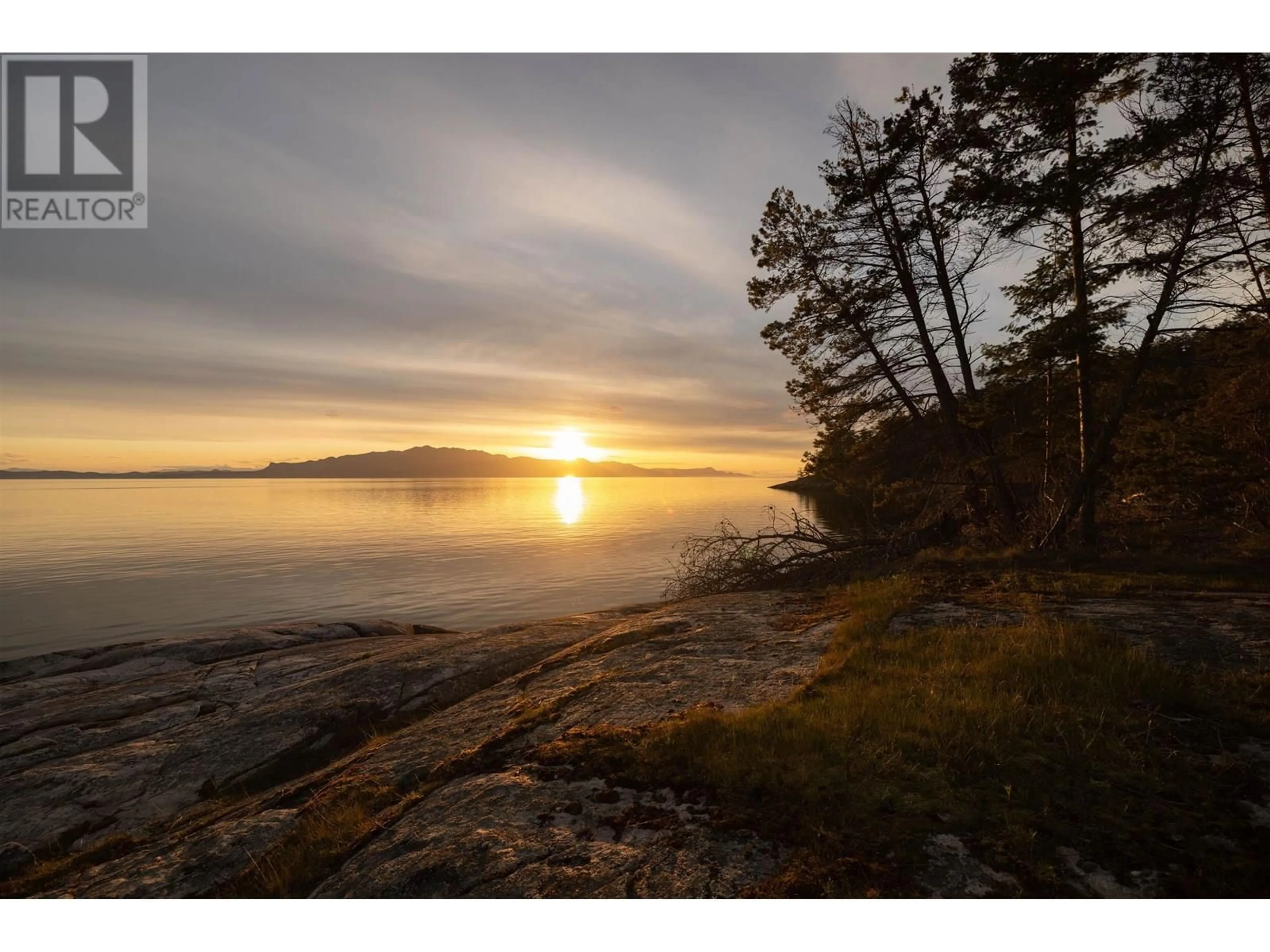 Blurry image for B TURNAGAIN ISLAND, Halfmoon Bay British Columbia V7Z1B7