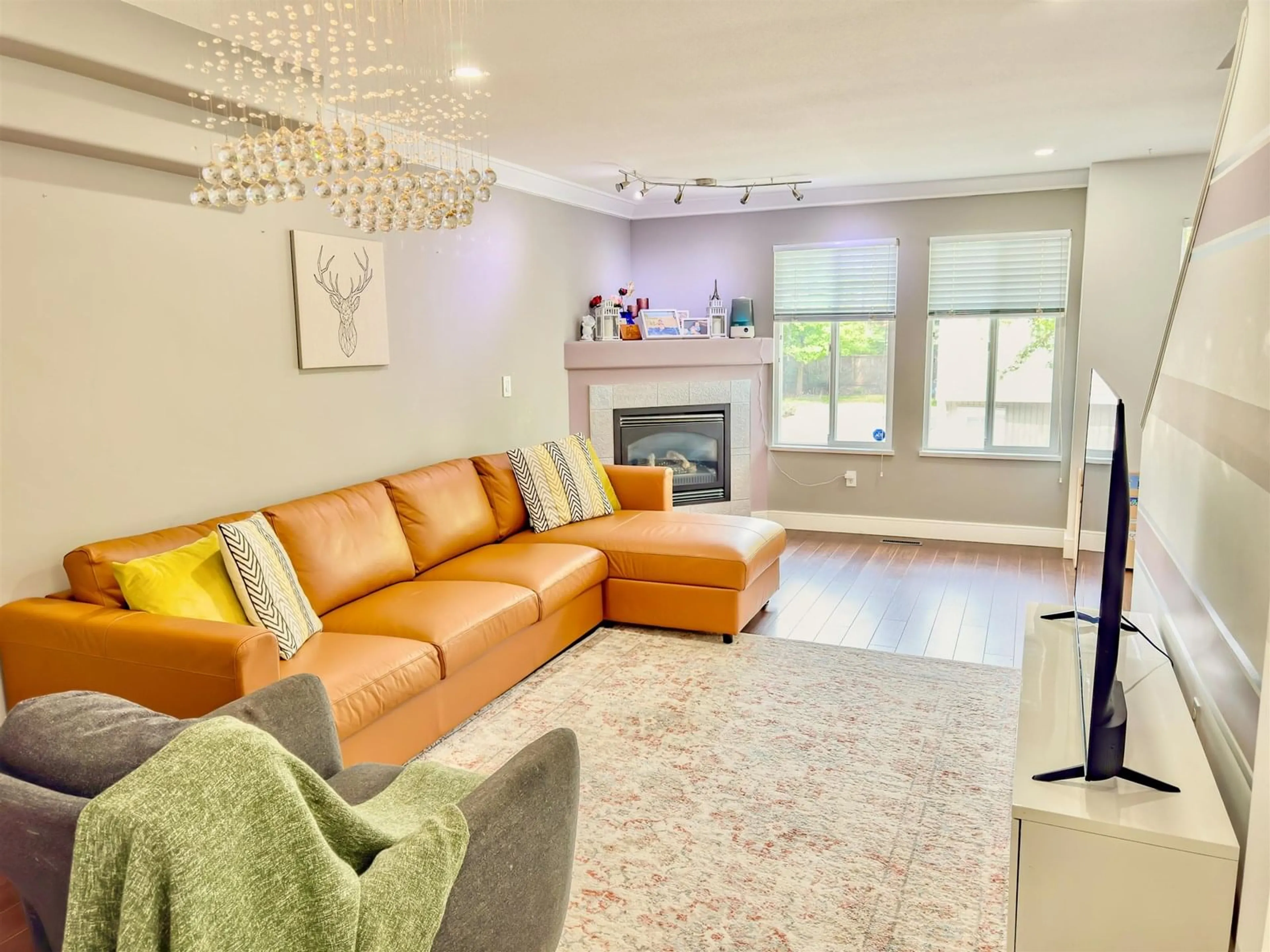 Living room with furniture, unknown for 62 - 6533 121, Surrey British Columbia V3W1M5