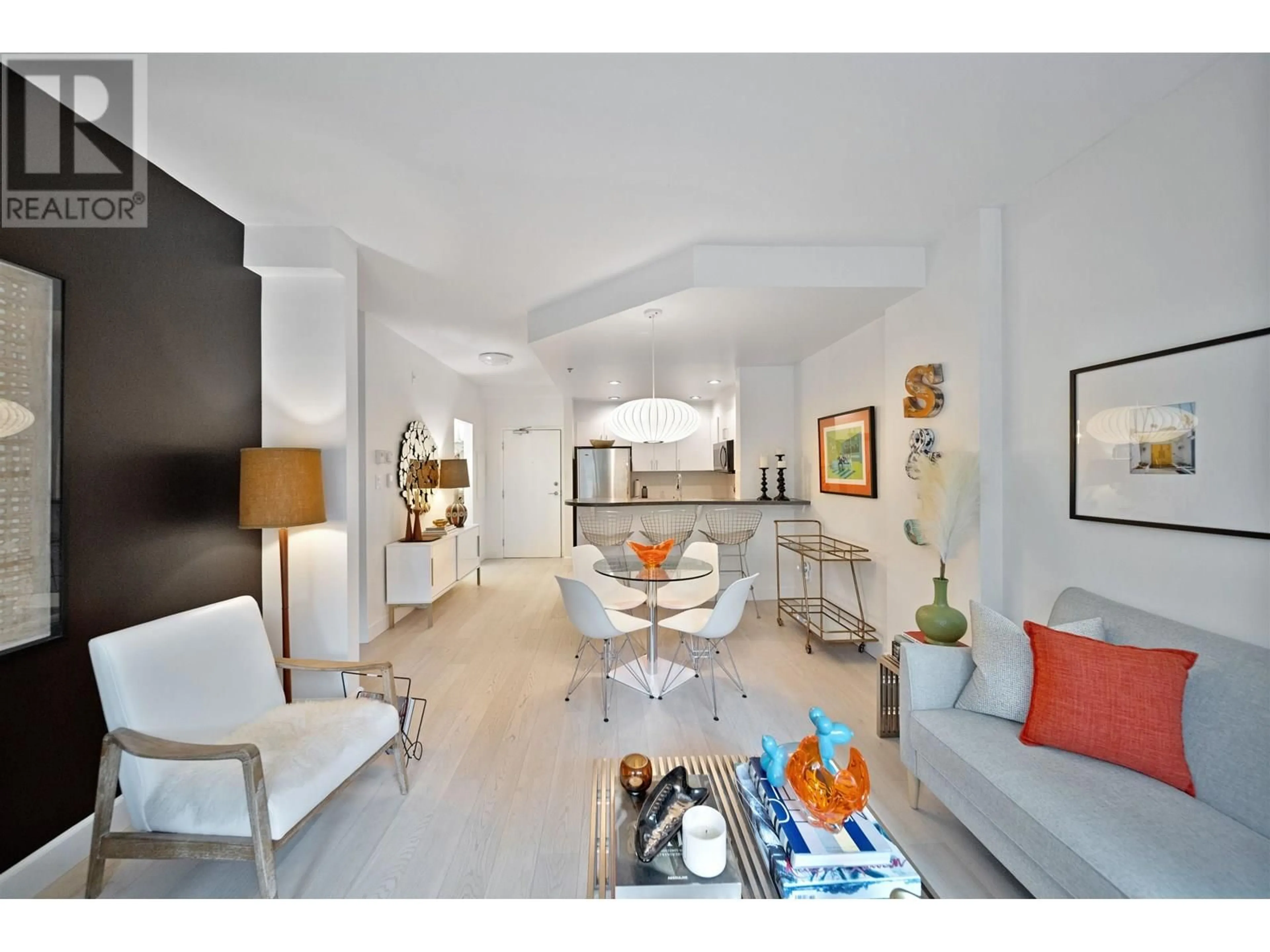 Open concept kitchen, ceramic/tile floor for 104 - 1688 ROBSON STREET, Vancouver British Columbia V6G1C7