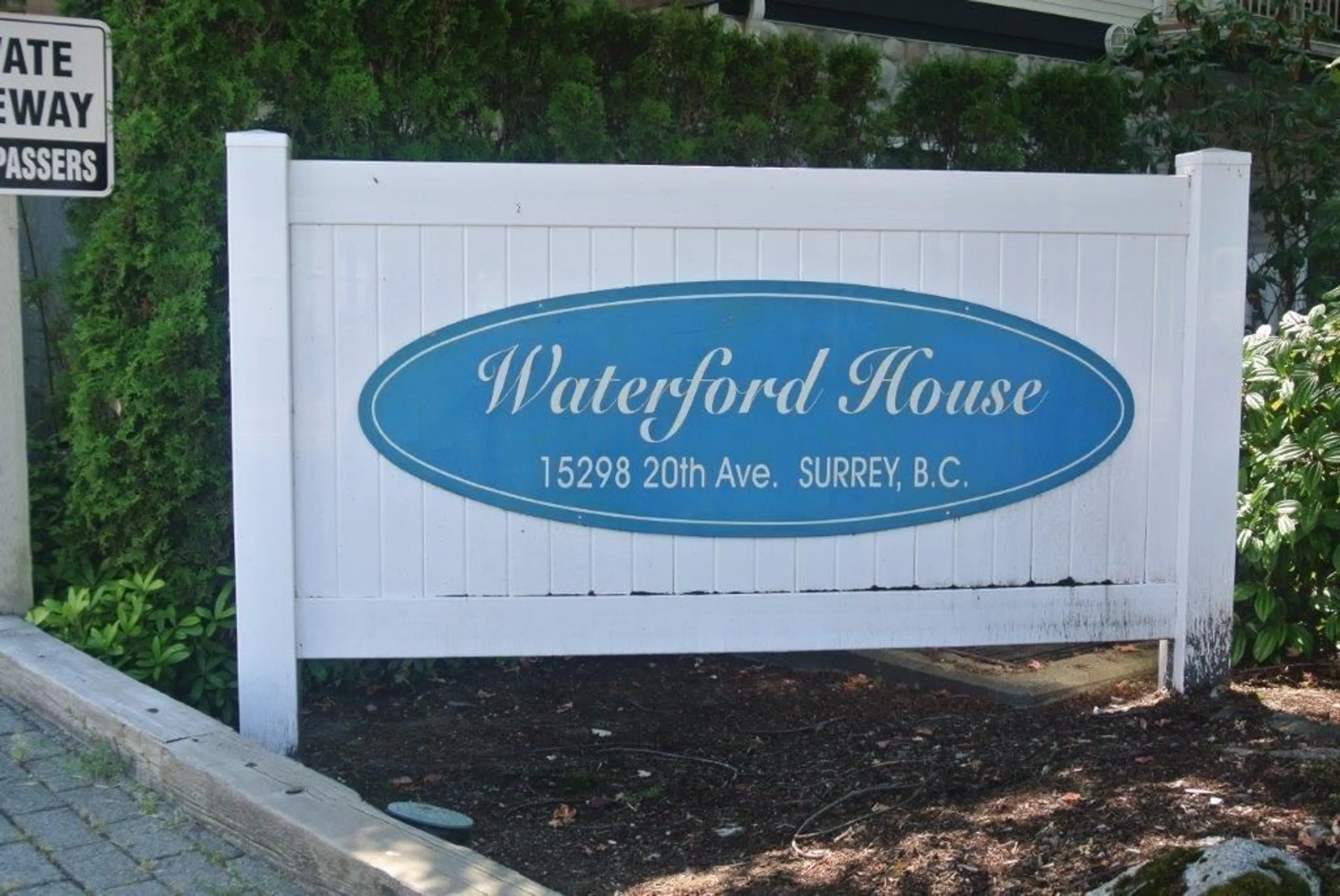 Home with vinyl exterior material, water/lake/river/ocean view for 204 - 15298 20, Surrey British Columbia V4A2A3