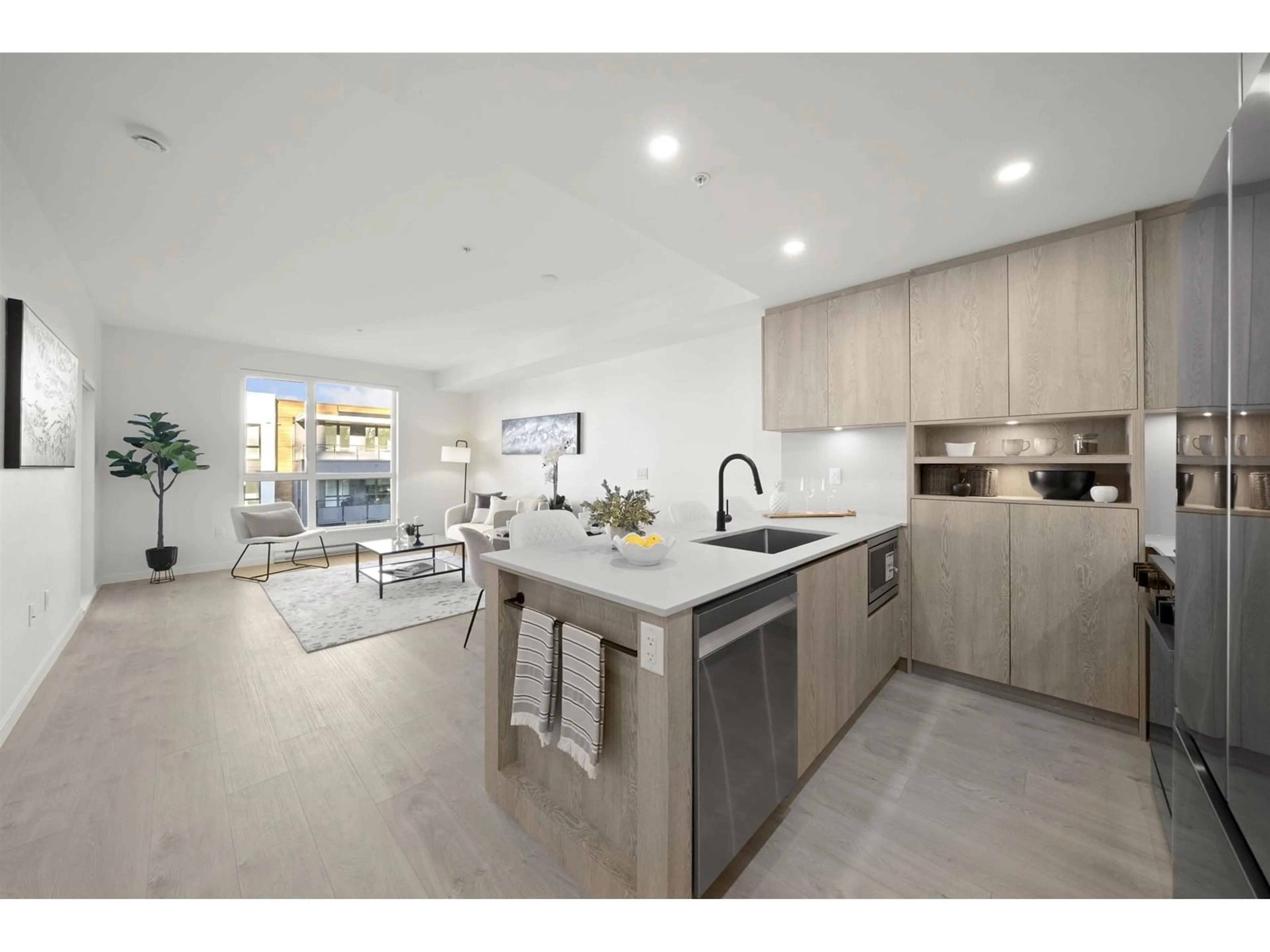 Open concept kitchen, unknown for 302 - 6585 195A, Surrey British Columbia V4N6N5