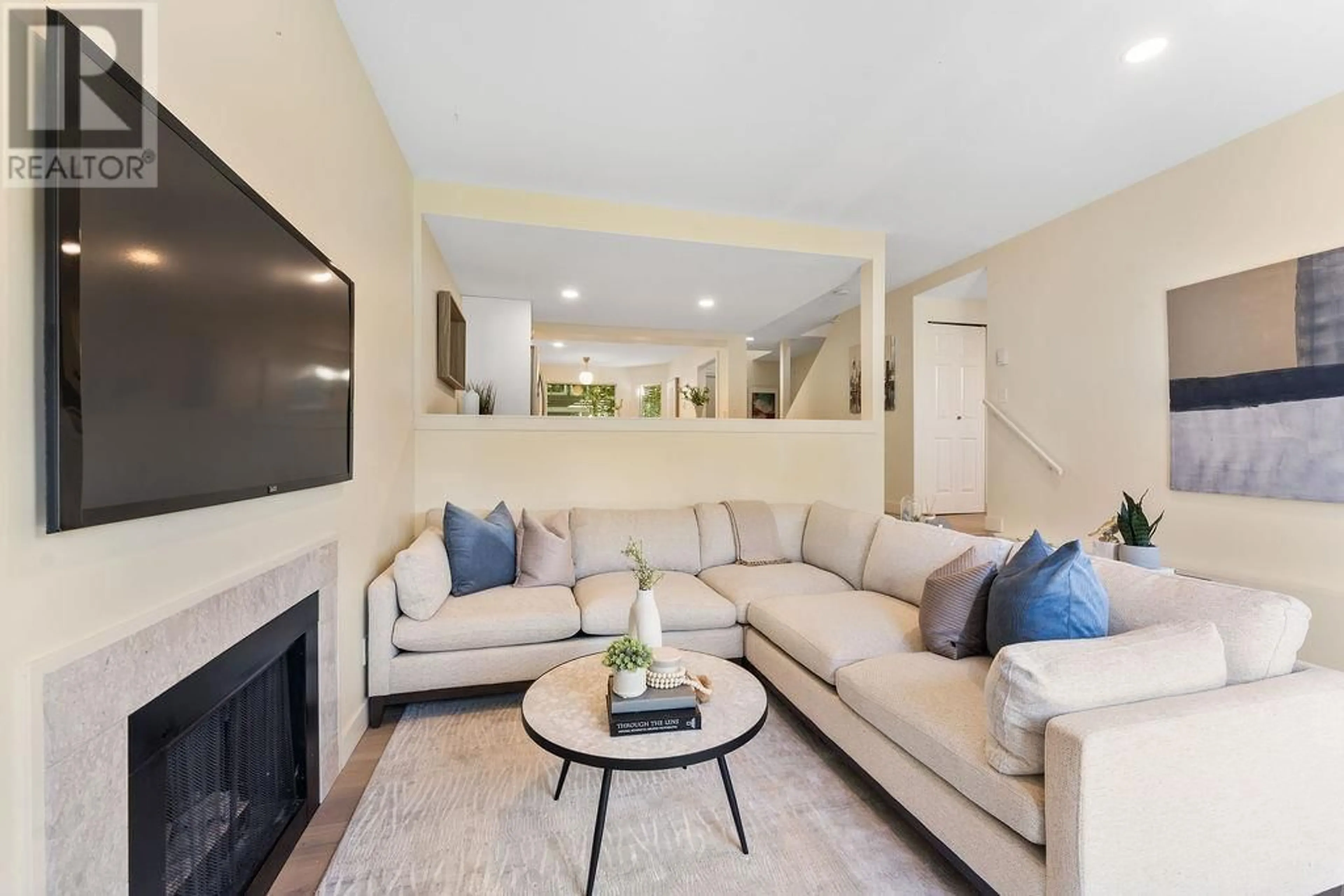 Living room with furniture, unknown for 13 - 1135 LANSDOWNE DRIVE, Coquitlam British Columbia V3B7K6