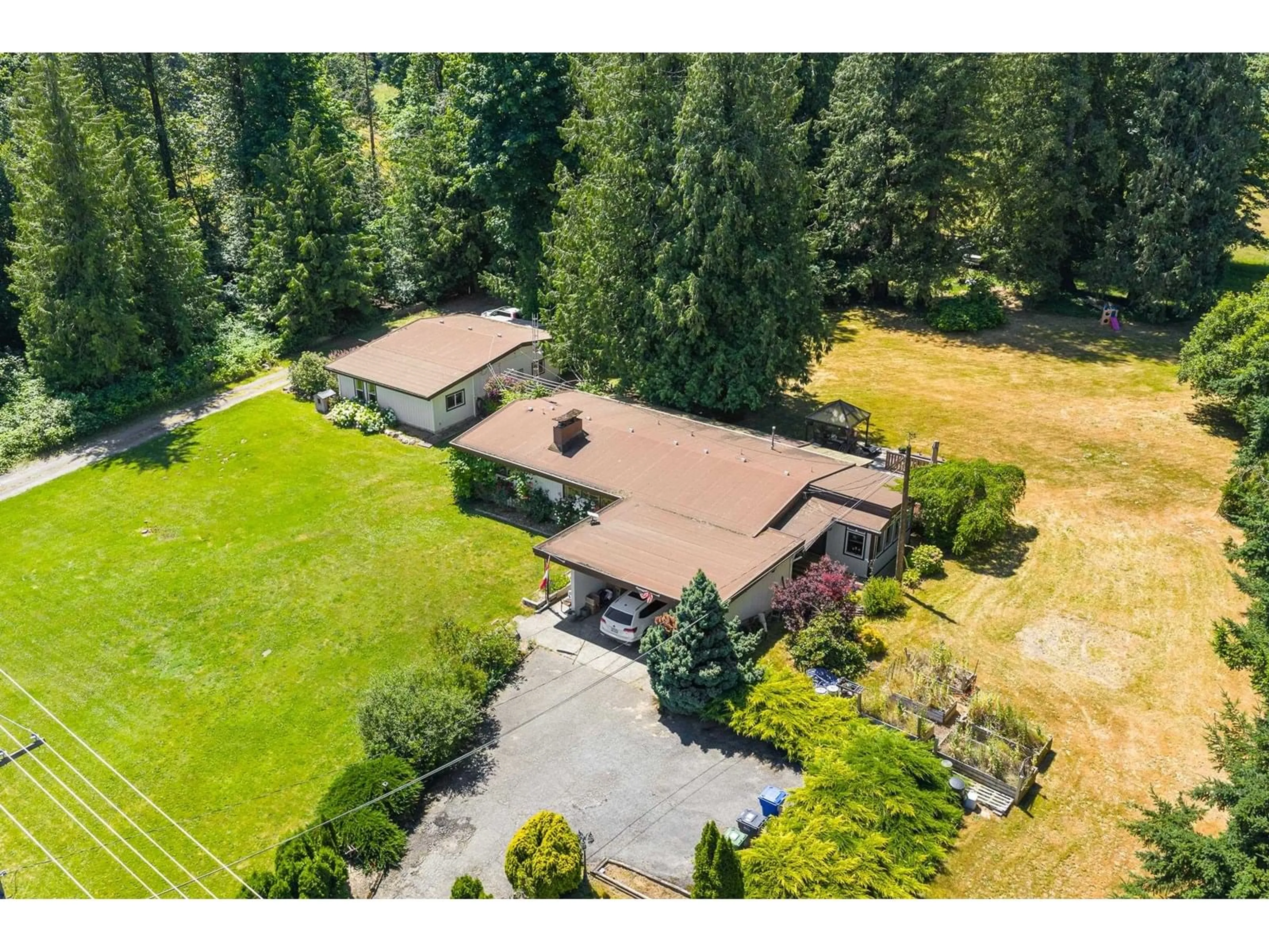 A pic from outside/outdoor area/front of a property/back of a property/a pic from drone, unknown for 3759 BRADNER, Abbotsford British Columbia V4X1M9
