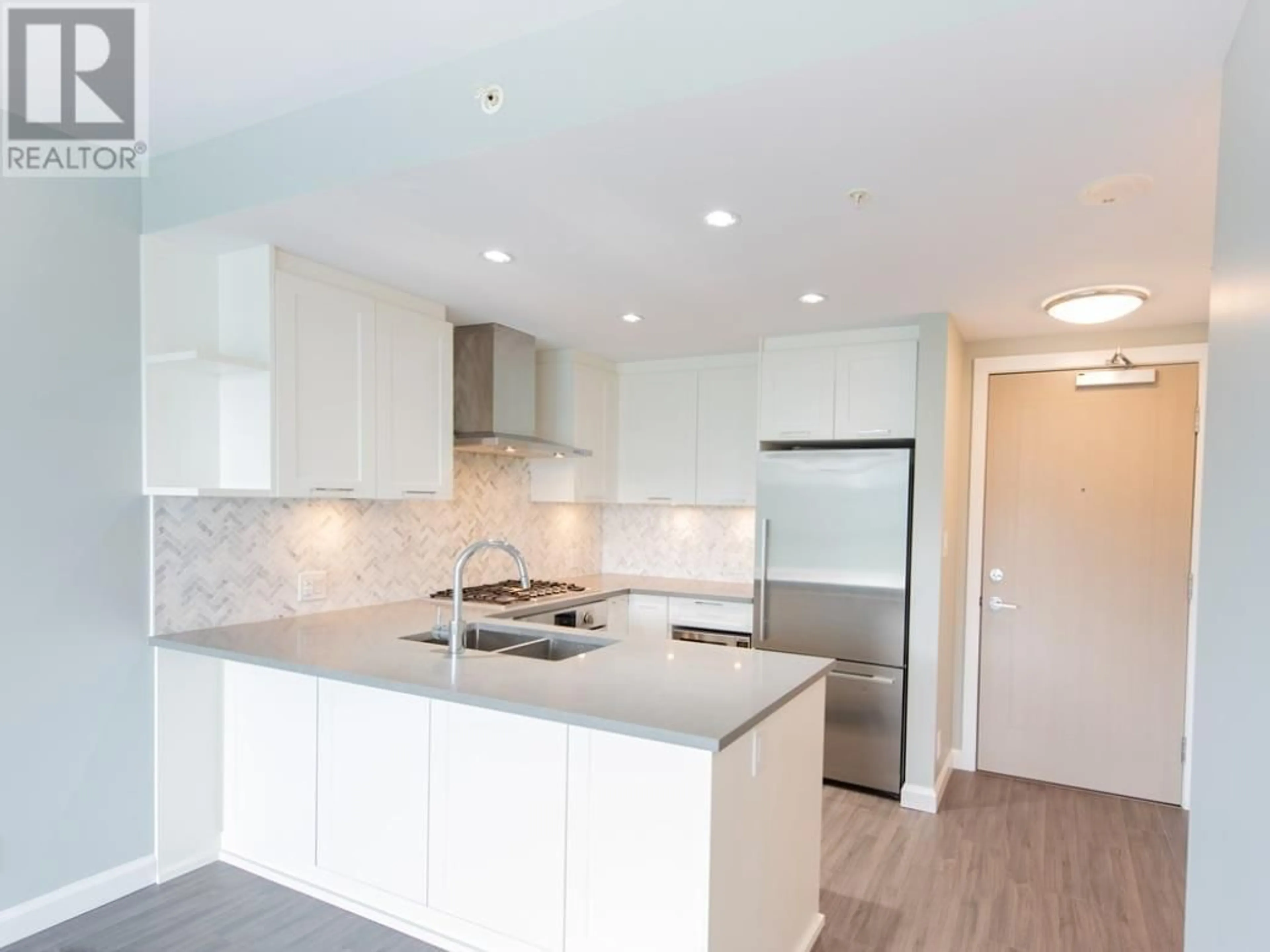 Open concept kitchen, unknown for 2003 - 520 COMO LAKE AVENUE, Coquitlam British Columbia V3J0E8