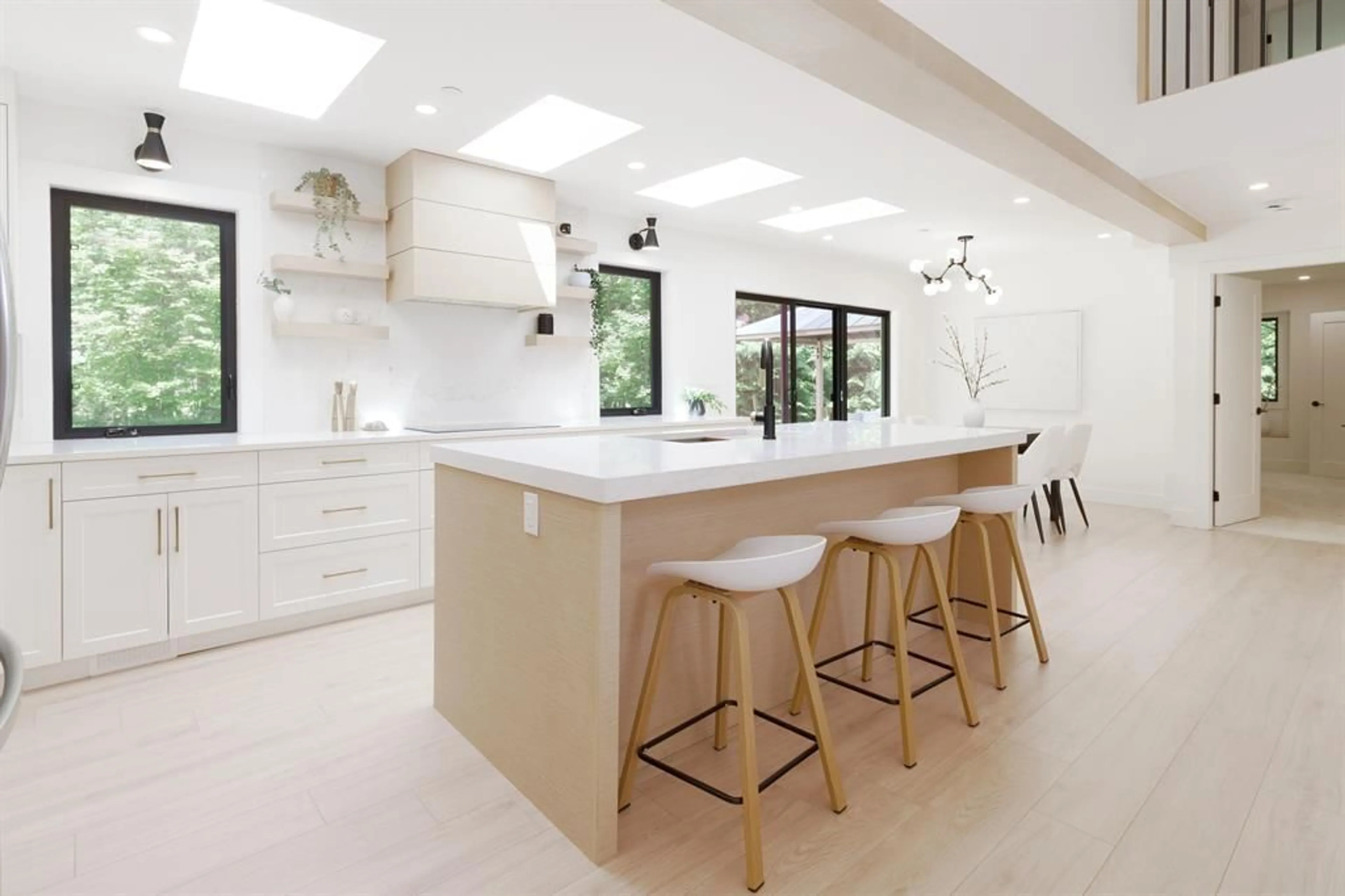 Contemporary kitchen, ceramic/tile floor for 29659 TAISE, Mission British Columbia V4S1B8