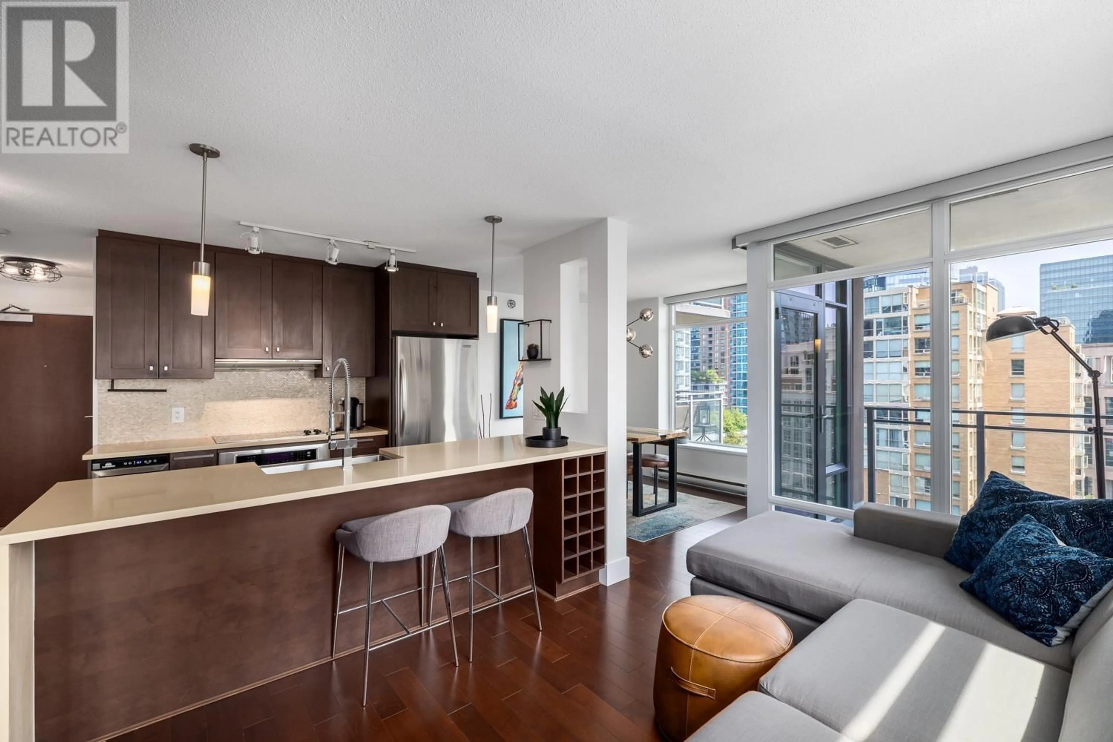 Open concept kitchen, unknown for 1606 - 888 HOMER STREET, Vancouver British Columbia V6B0H7
