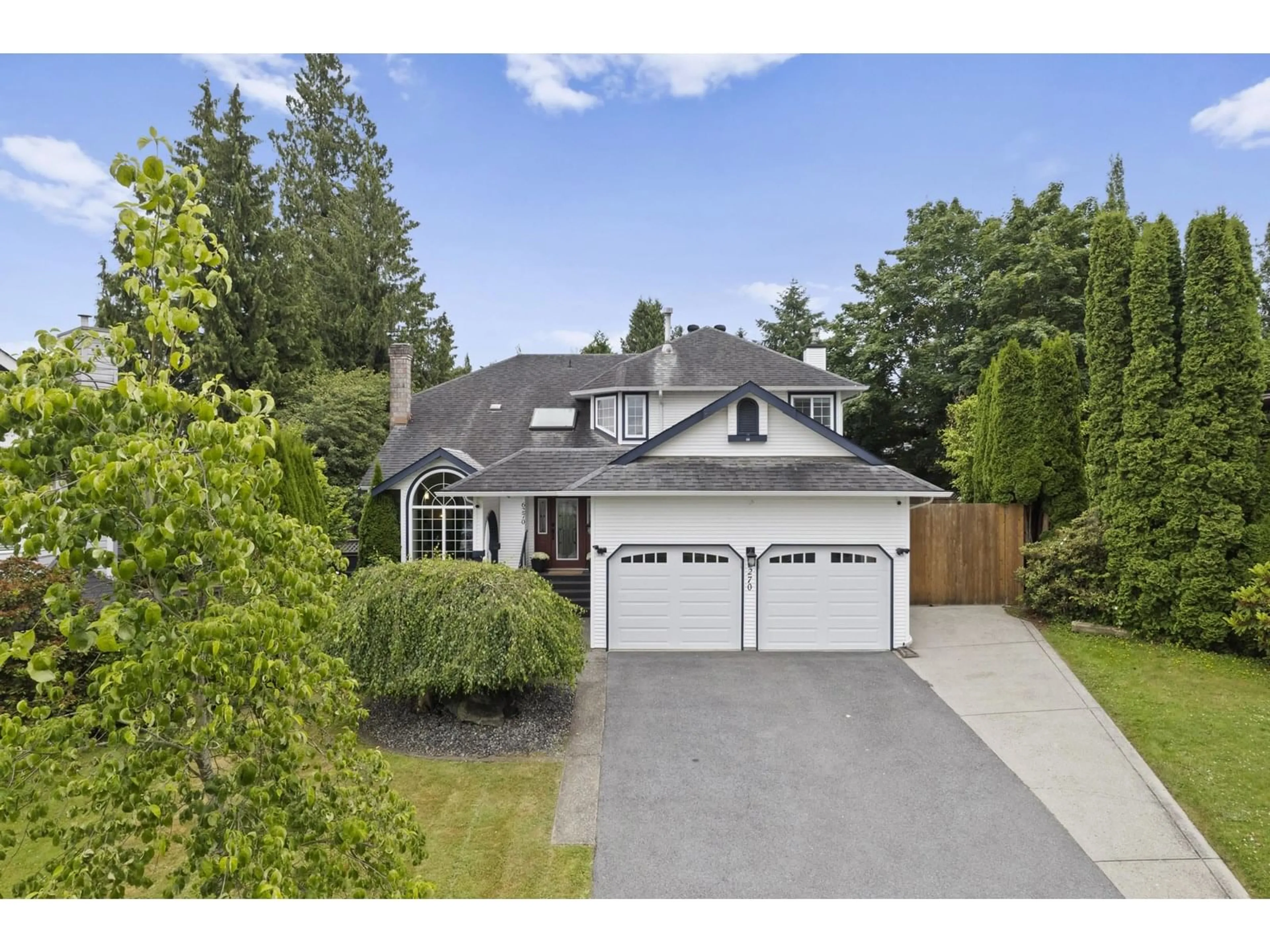 A pic from outside/outdoor area/front of a property/back of a property/a pic from drone, street for 6270 171, Surrey British Columbia V3S7K4