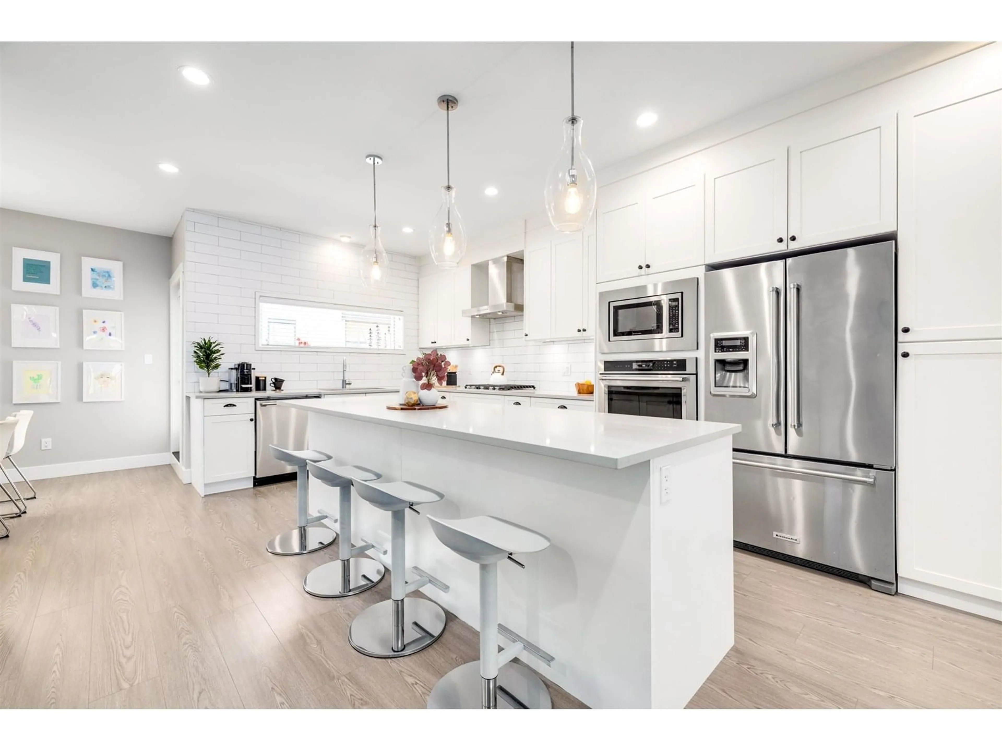 Open concept kitchen, unknown for 45 - 15688 28, Surrey British Columbia V3Z0N1