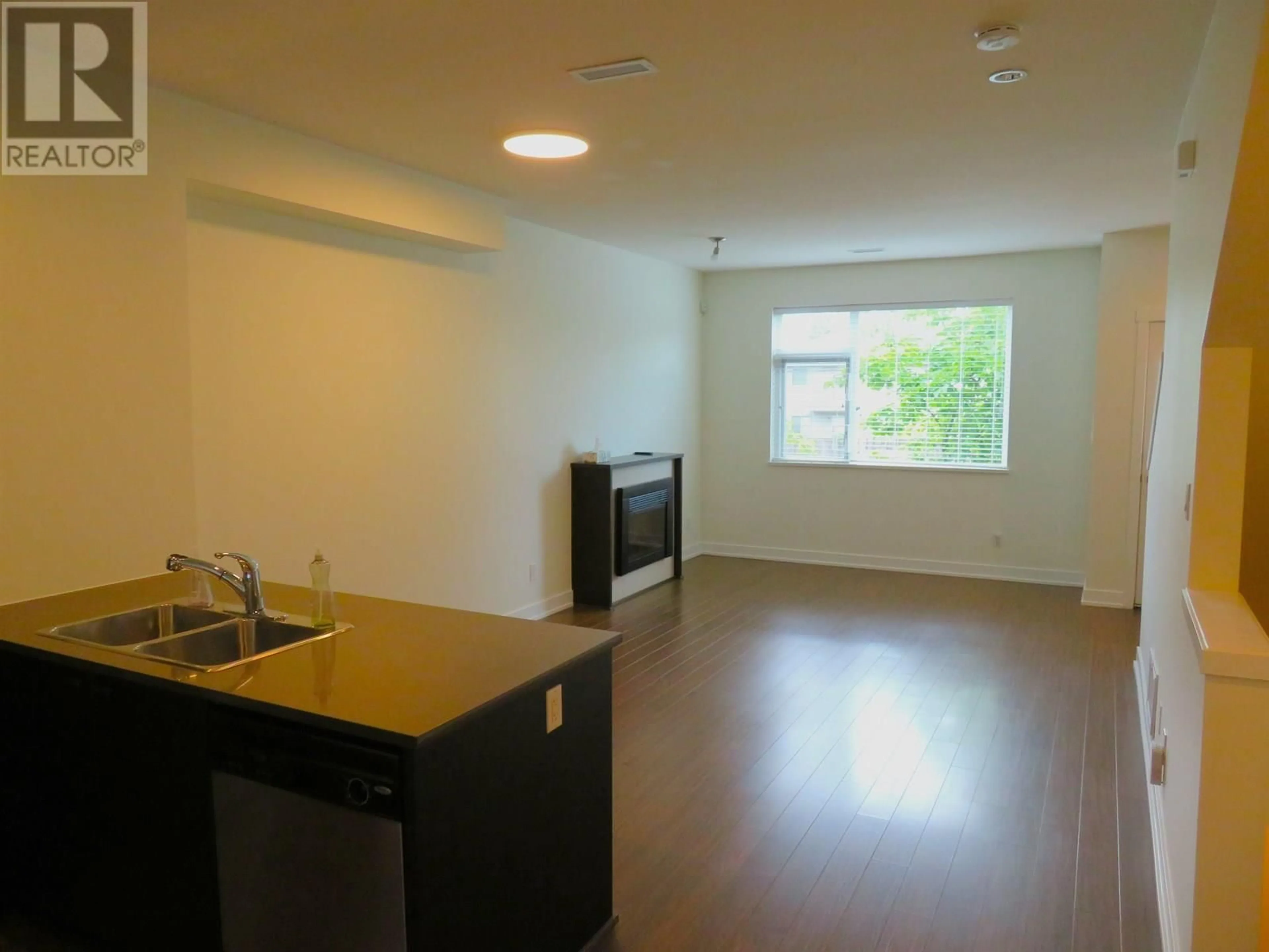 Standard kitchen, wood/laminate floor for 10 - 4099 NO. 4 ROAD, Richmond British Columbia V6X2M2