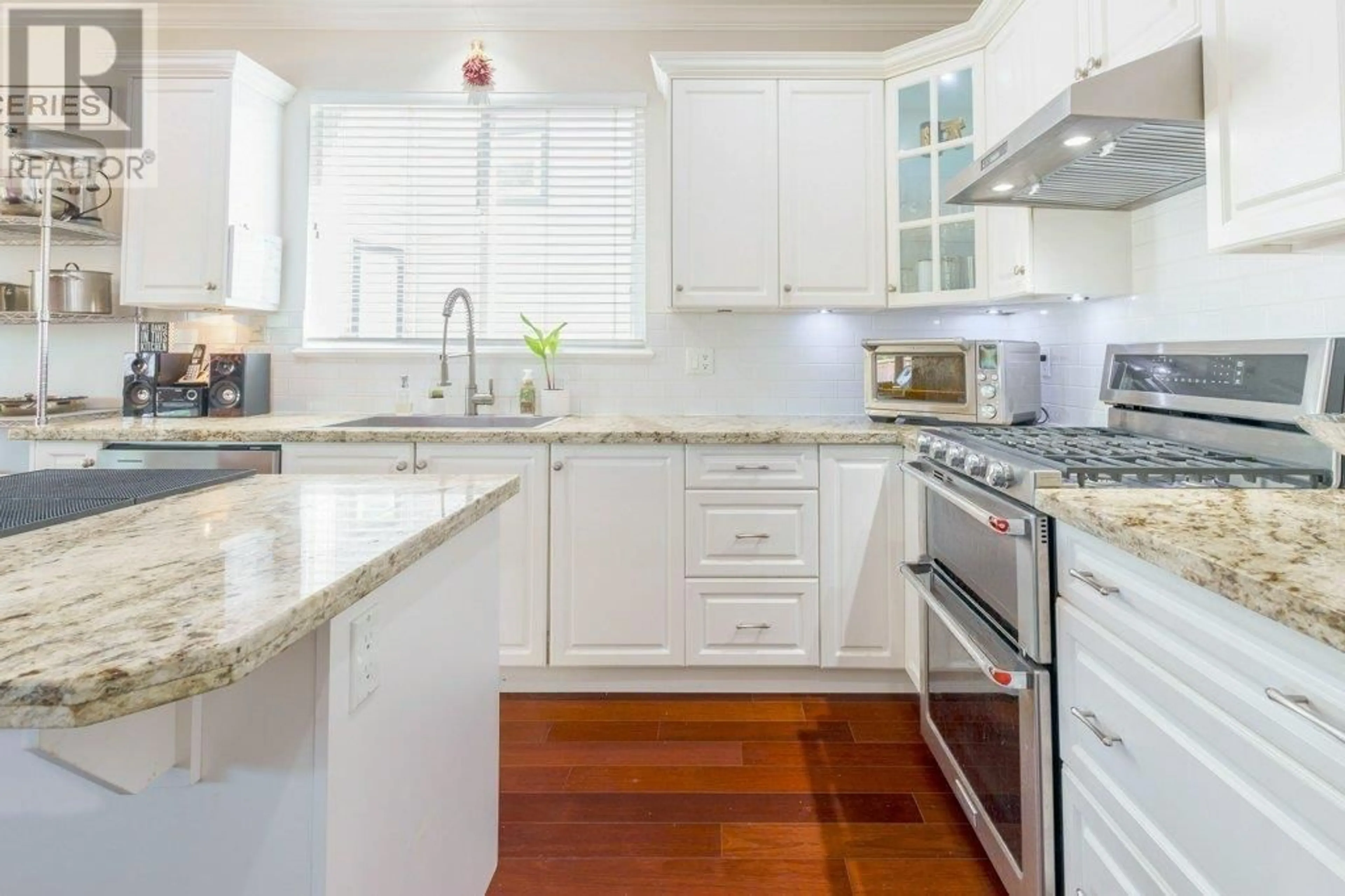 Open concept kitchen, unknown for 19582 SHINGLEBOLT CRESCENT, Pitt Meadows British Columbia V3Y2W7