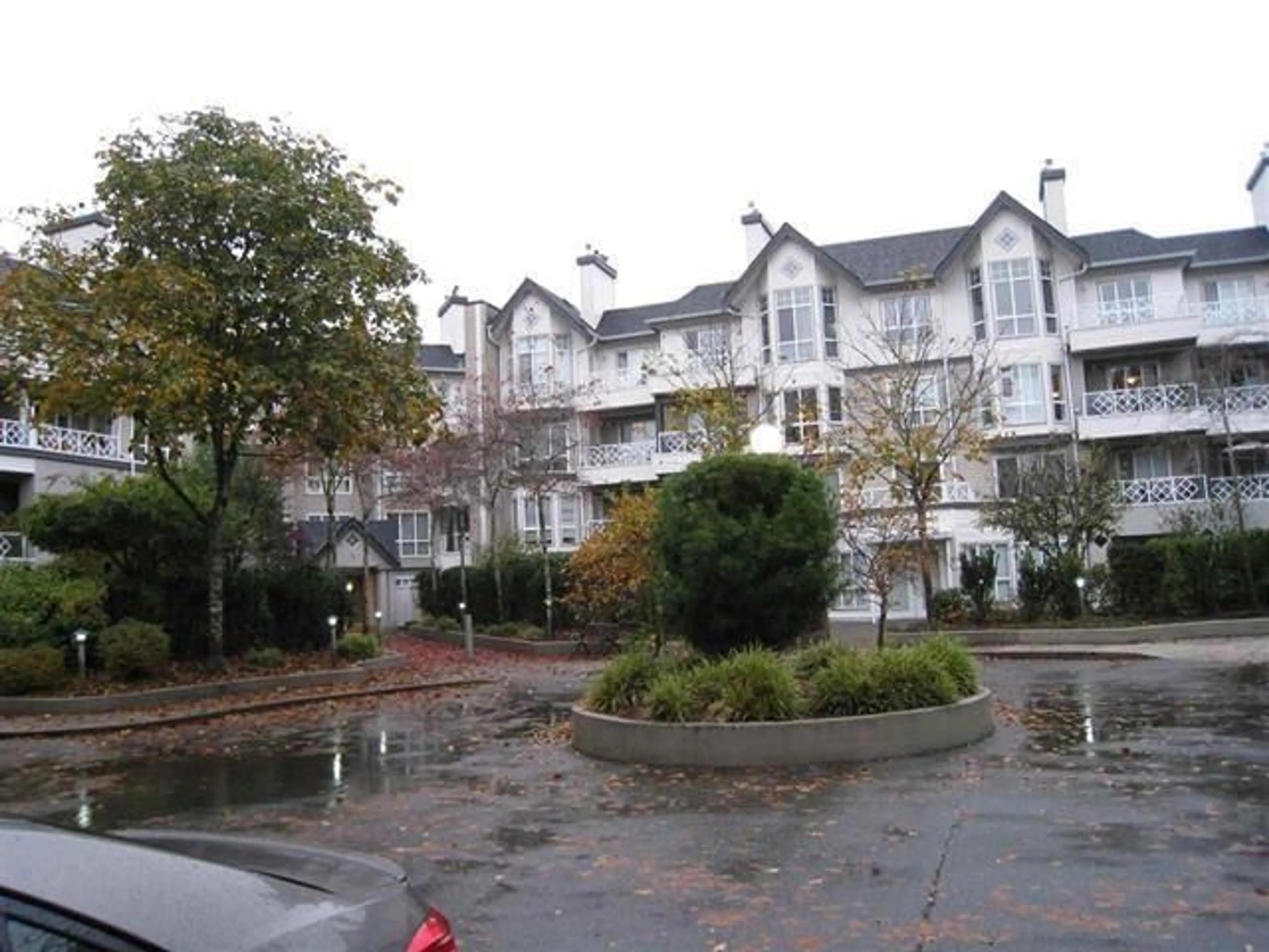 Unknown for 329 - 9979 140, Surrey British Columbia V3T5W2