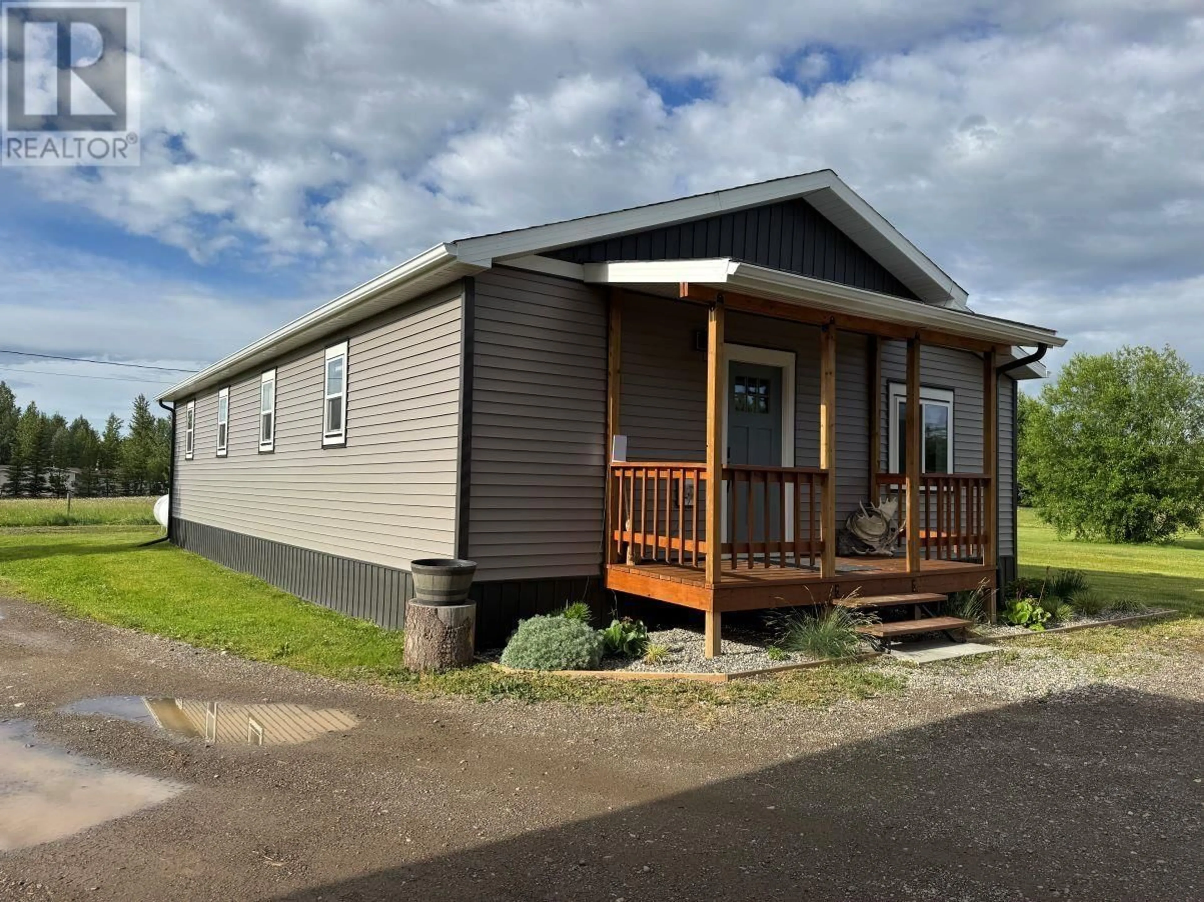 Home with vinyl exterior material, building for 6110 LAMBERTUS ROAD, Prince George British Columbia V2K5L8