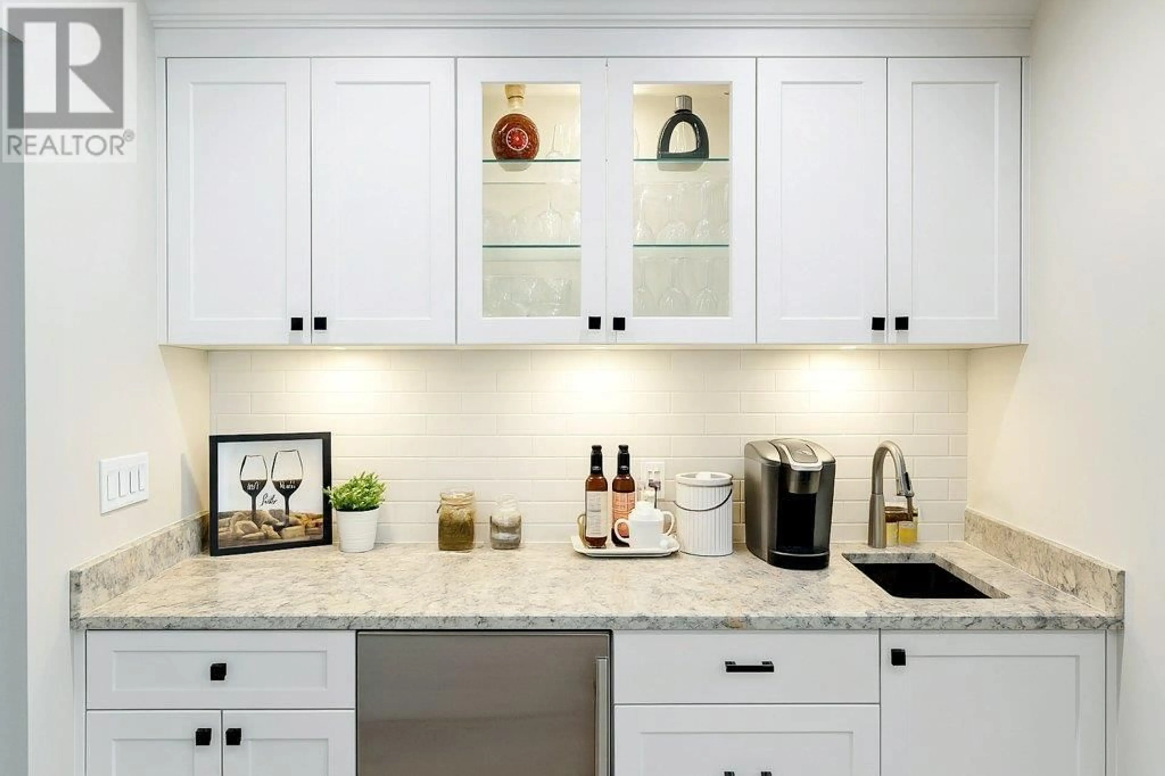 Contemporary kitchen, ceramic/tile floor for 12395 204B STREET, Maple Ridge British Columbia V2X0A3