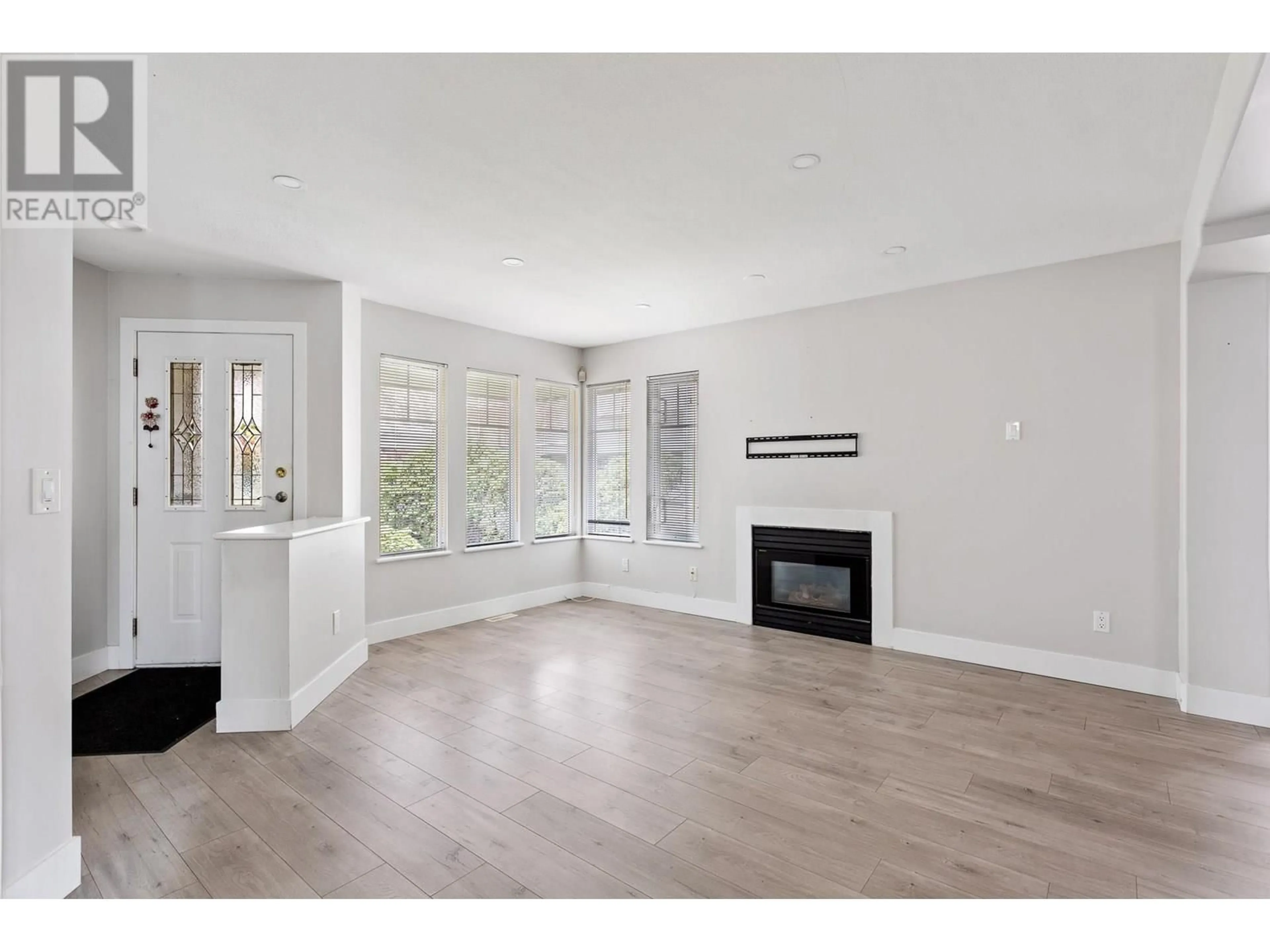 A pic of a room for 2986 PINETREE CLOSE, Coquitlam British Columbia V3E2Z5
