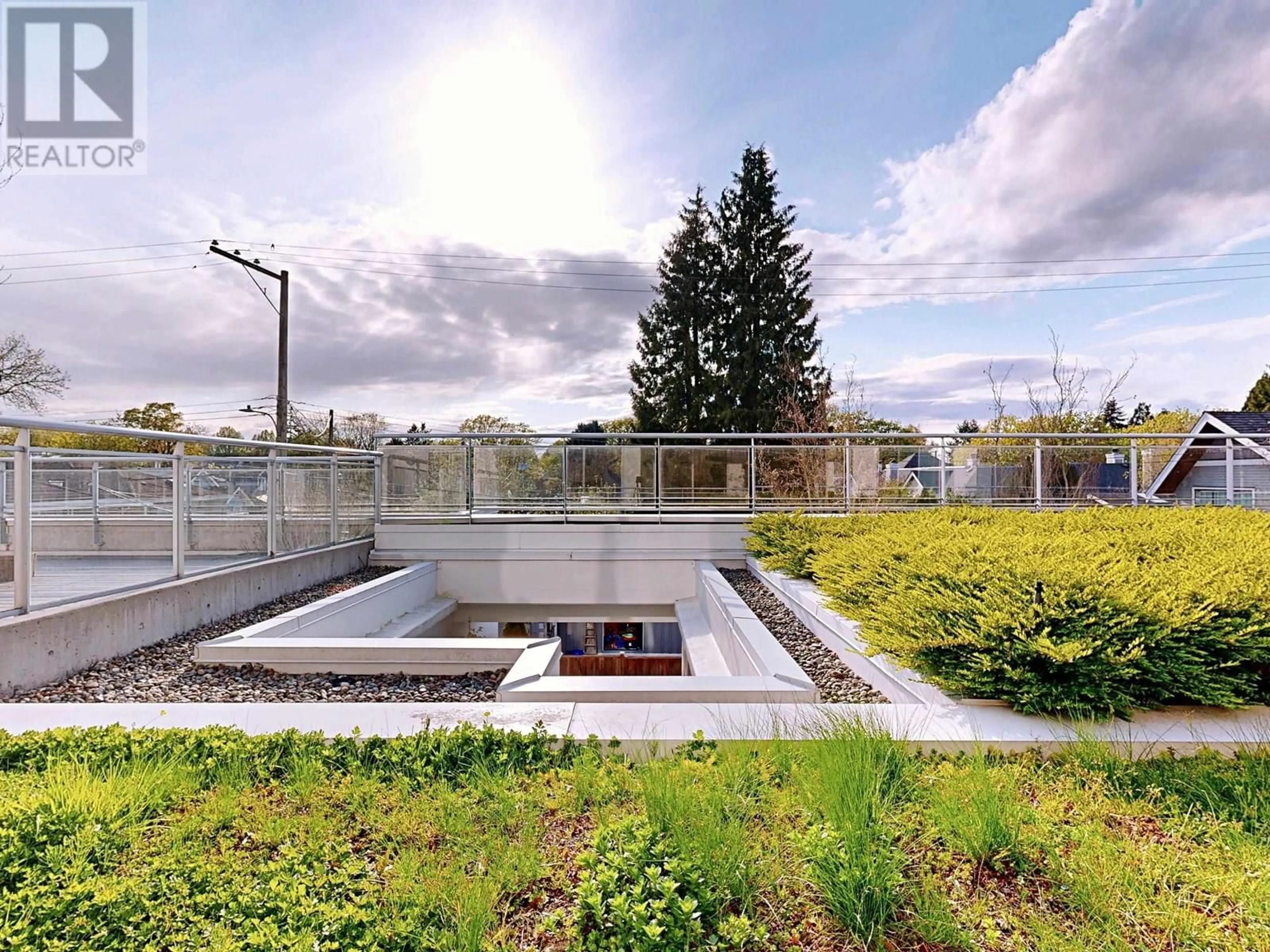 Patio, unknown for 201 - 3333 MAIN STREET, Vancouver British Columbia V5V3M8