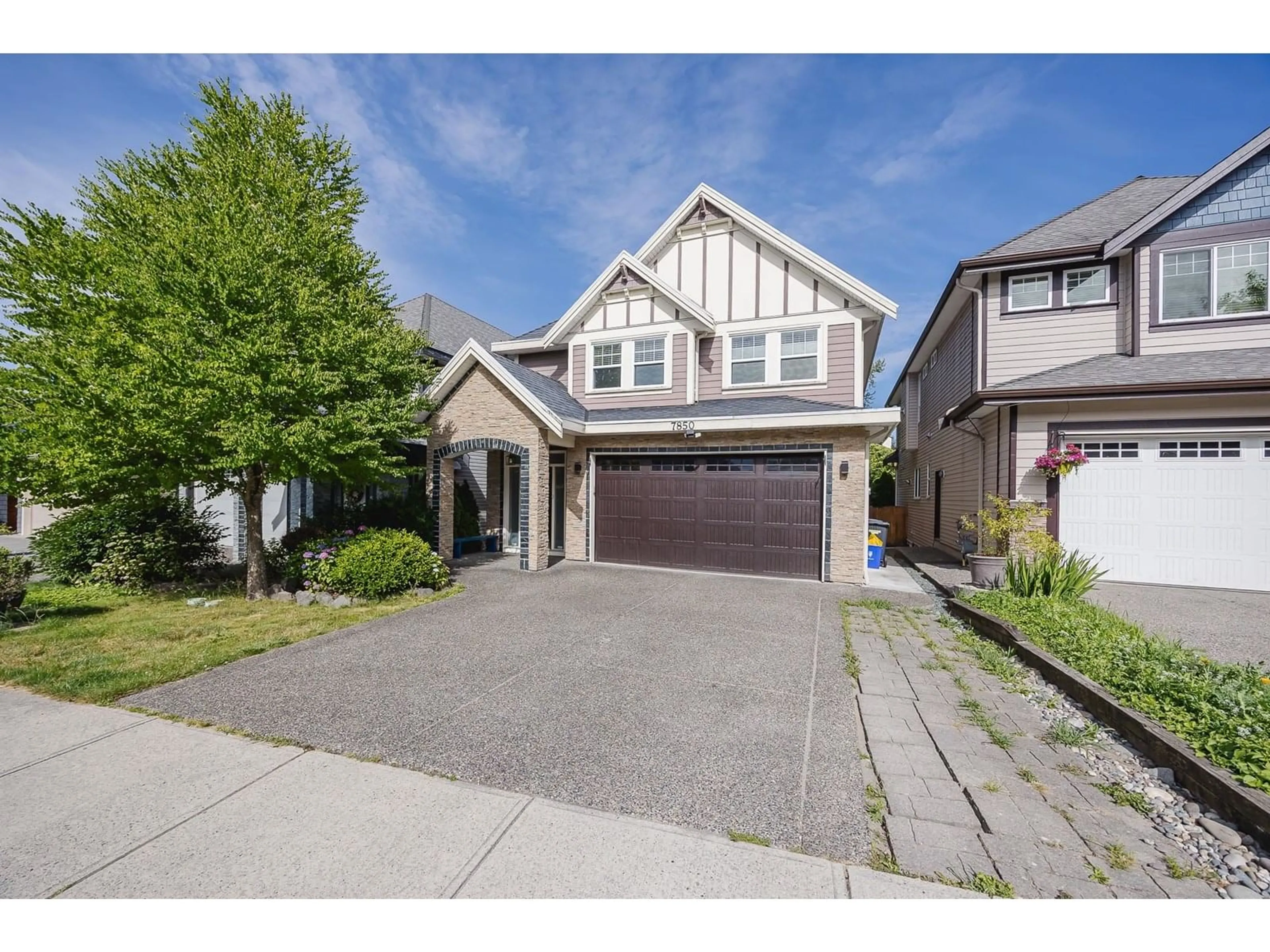 Home with vinyl exterior material, street for 7850 211B, Langley British Columbia V2Y0H5