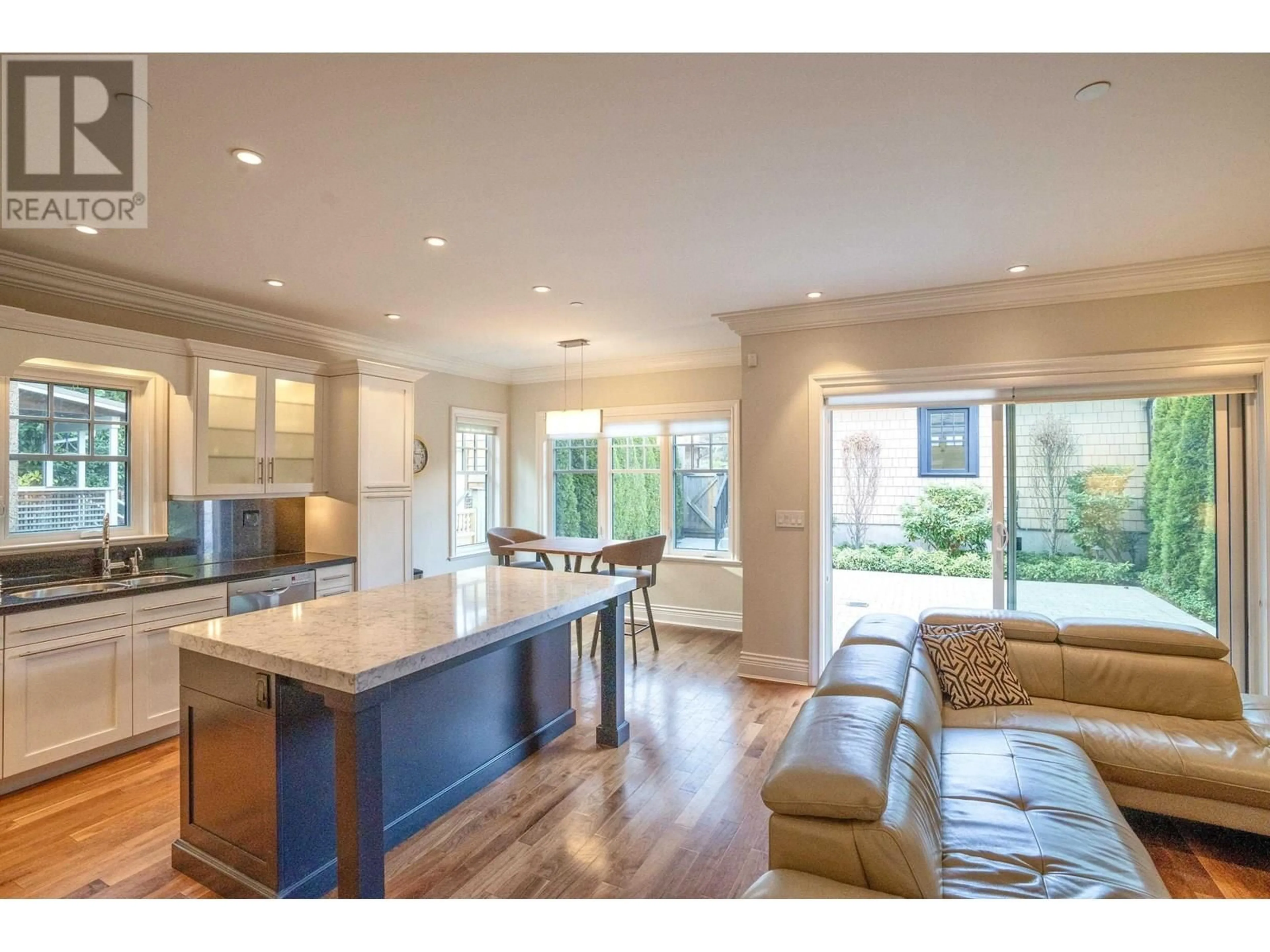 Open concept kitchen, unknown for 1295 CLYDE AVENUE, West Vancouver British Columbia V7T1E6