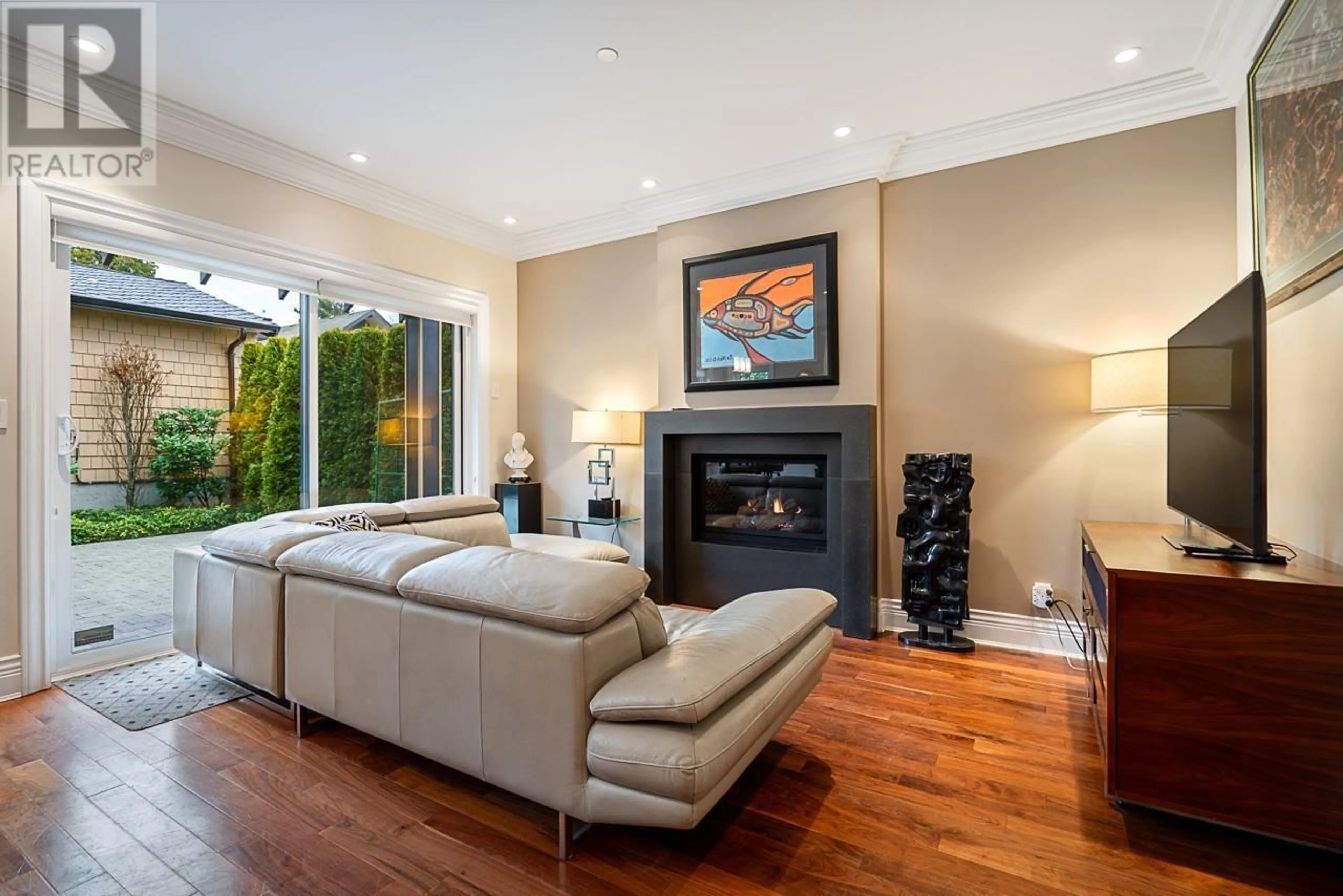 Living room with furniture, unknown for 1295 CLYDE AVENUE, West Vancouver British Columbia V7T1E6