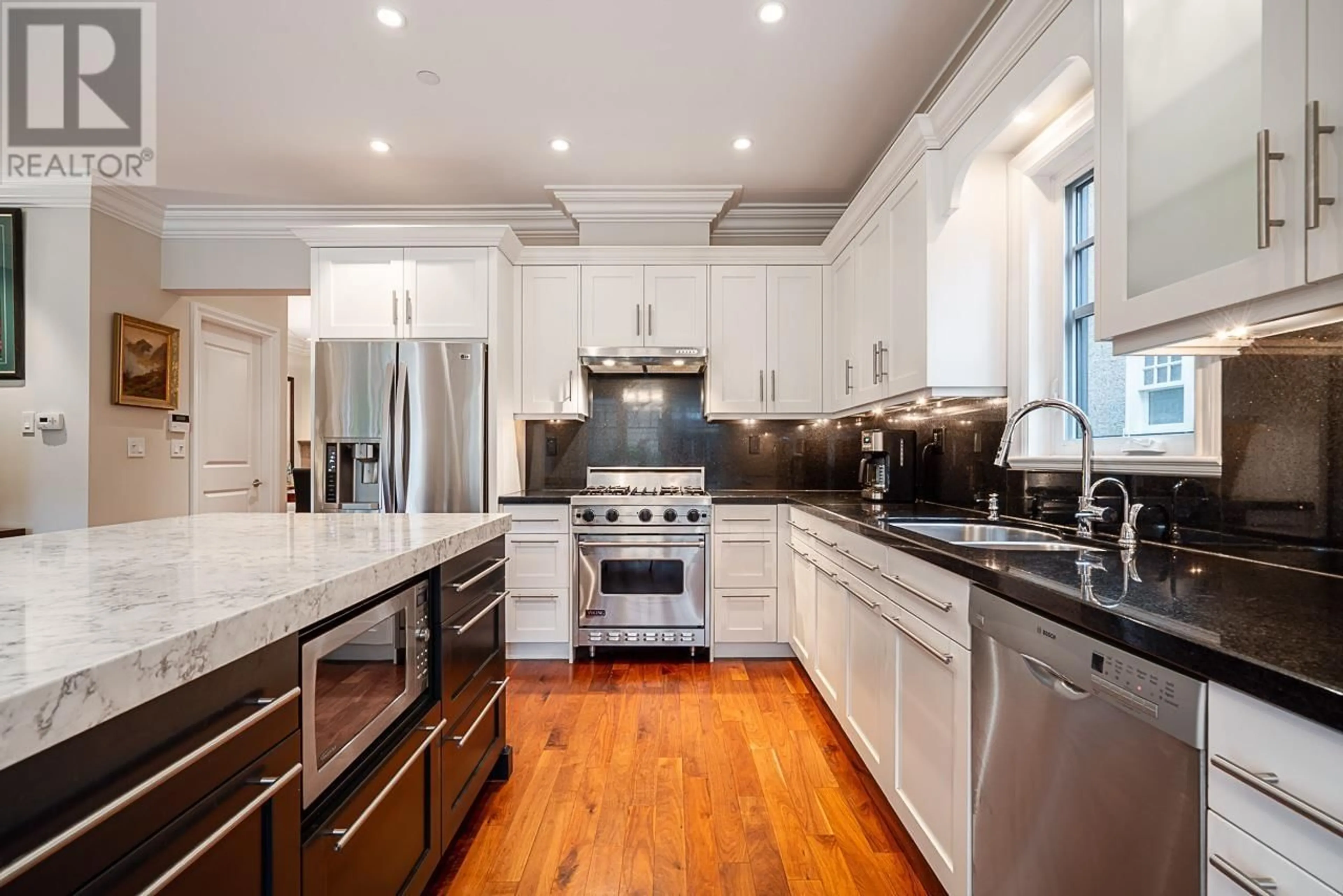 Contemporary kitchen, unknown for 1295 CLYDE AVENUE, West Vancouver British Columbia V7T1E6