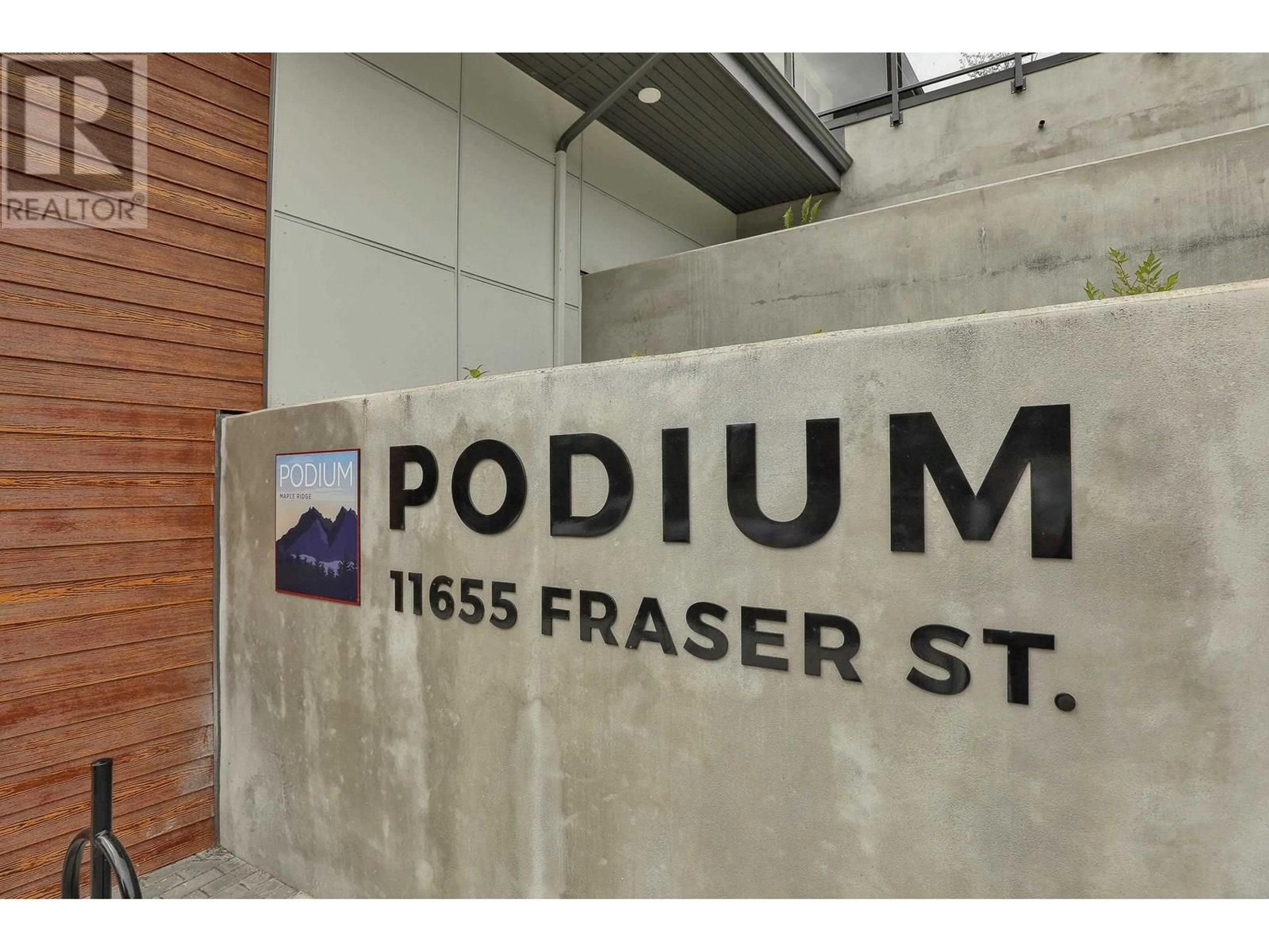 Indoor foyer for 229 - 11655 FRASER STREET, Maple Ridge British Columbia V2X6W9