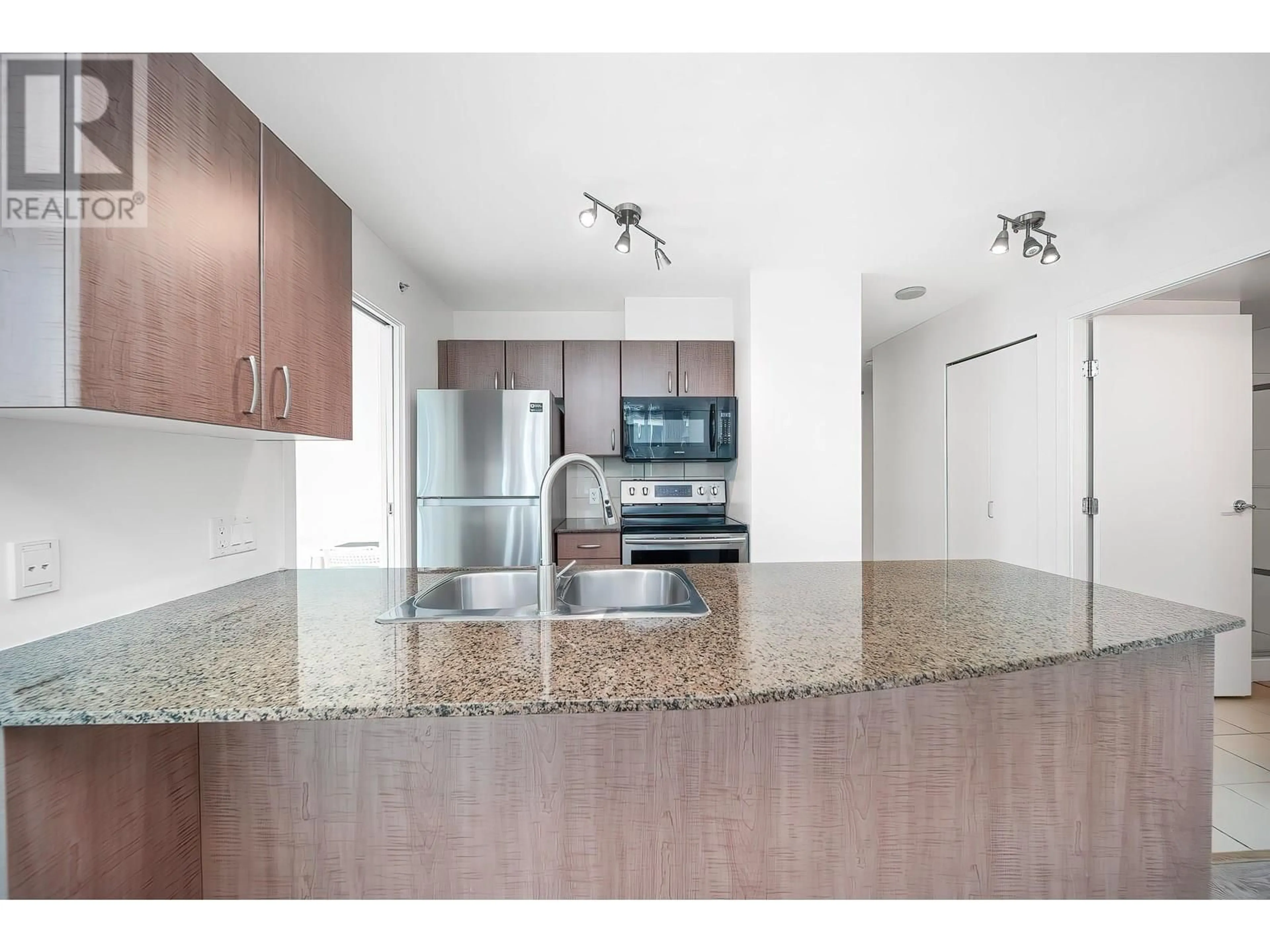 Standard kitchen, unknown for 807 - 610 GRANVILLE STREET, Vancouver British Columbia V6C3T3