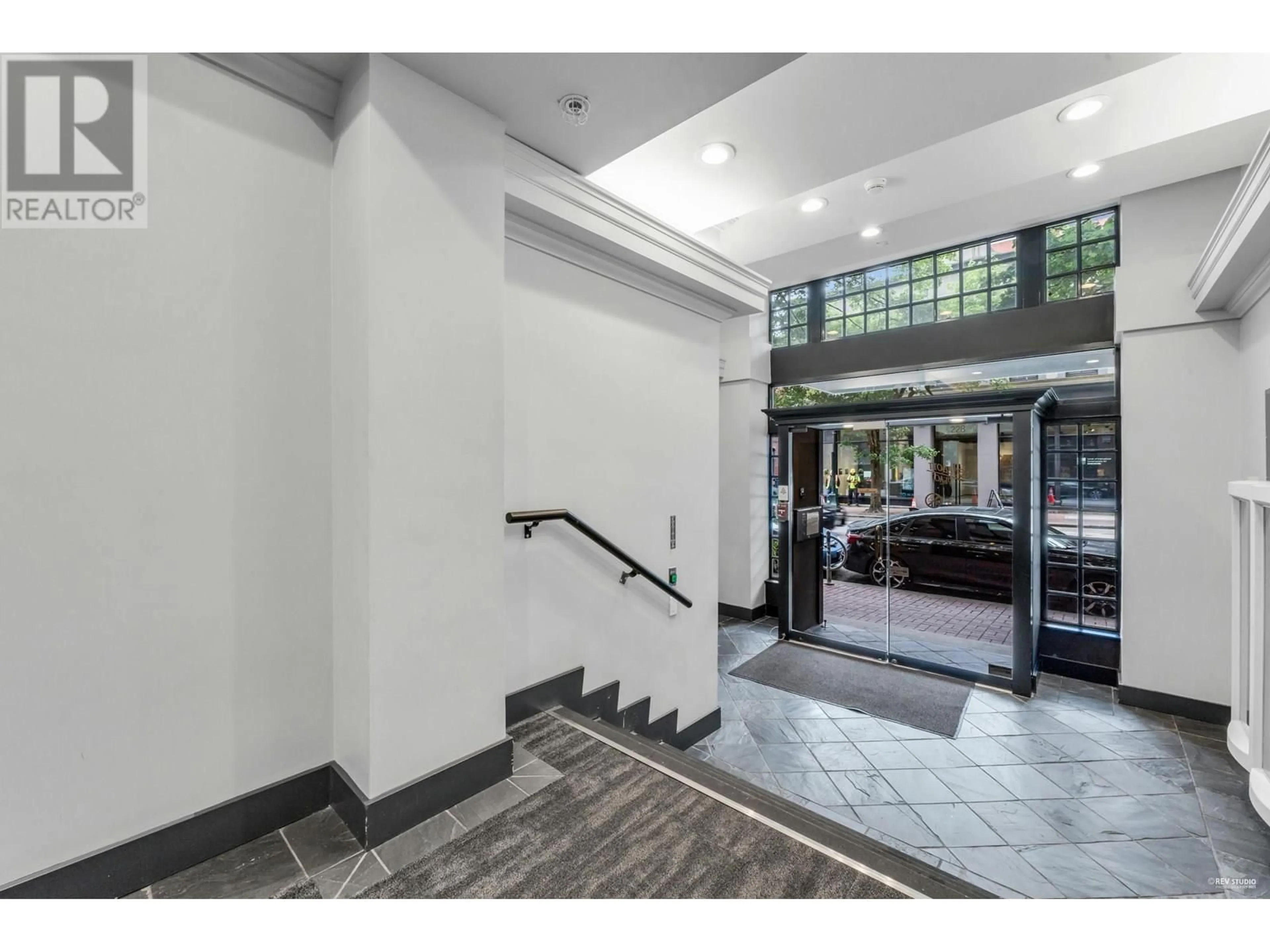 Indoor foyer for 301 - 233 ABBOTT STREET, Vancouver British Columbia V6B2K7