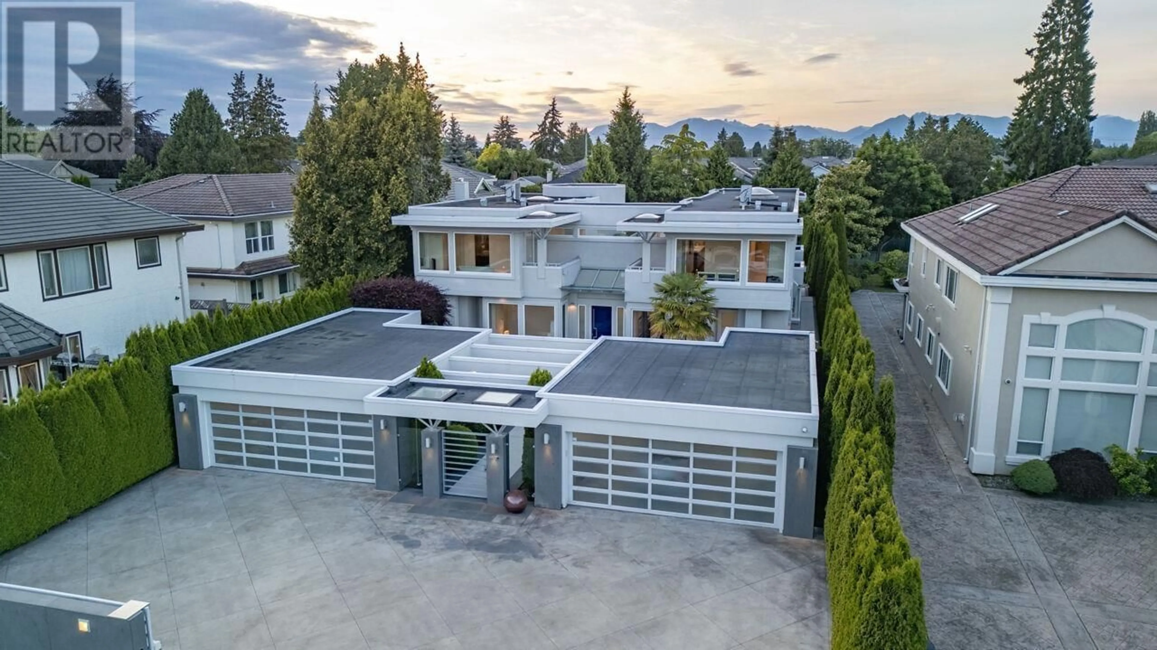 A pic from outside/outdoor area/front of a property/back of a property/a pic from drone, unknown for 7271 PETTS ROAD, Richmond British Columbia V7A1J9